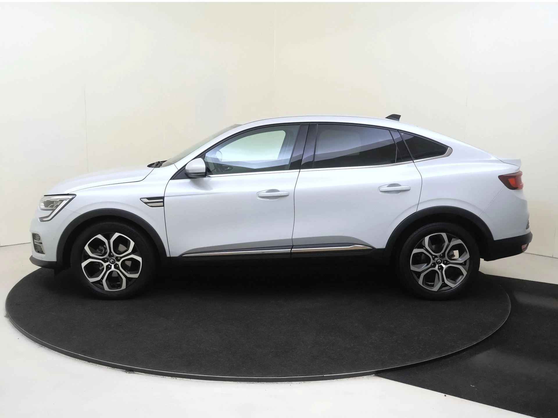 Renault-Arkana-image-7