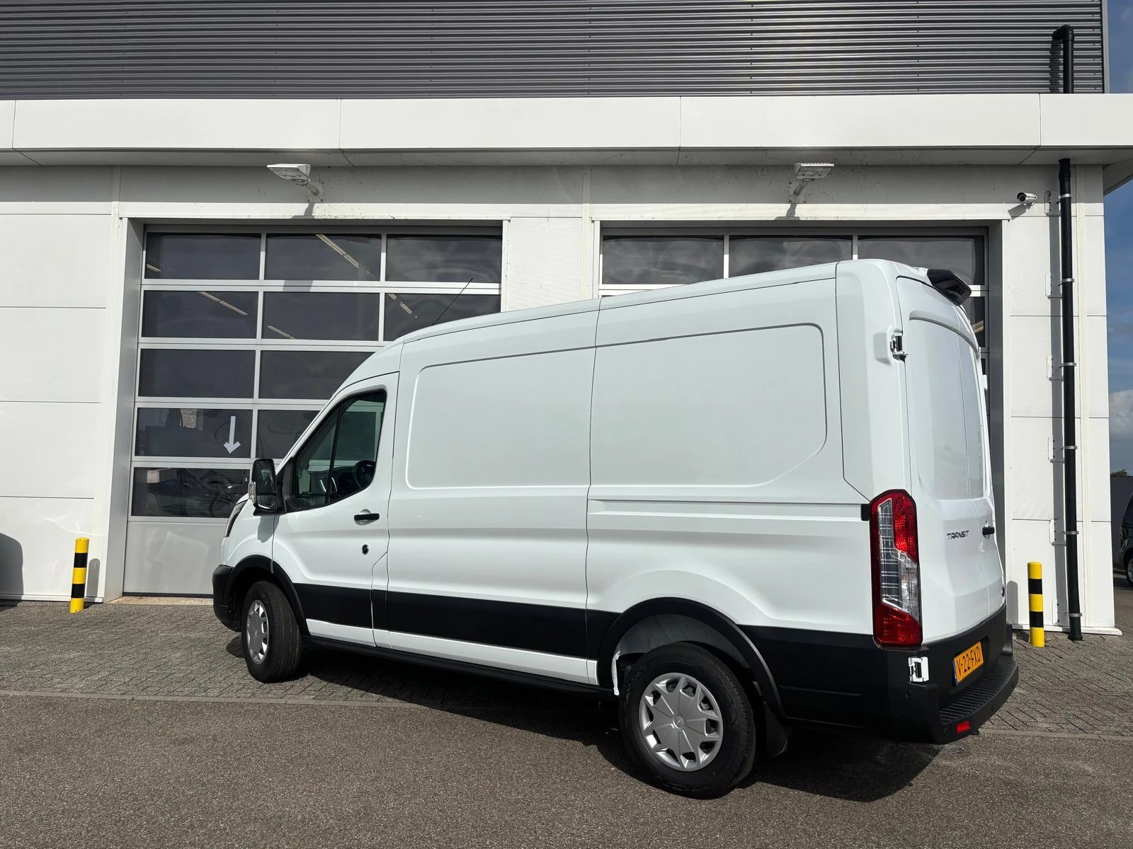 Ford-Transit-image-2
