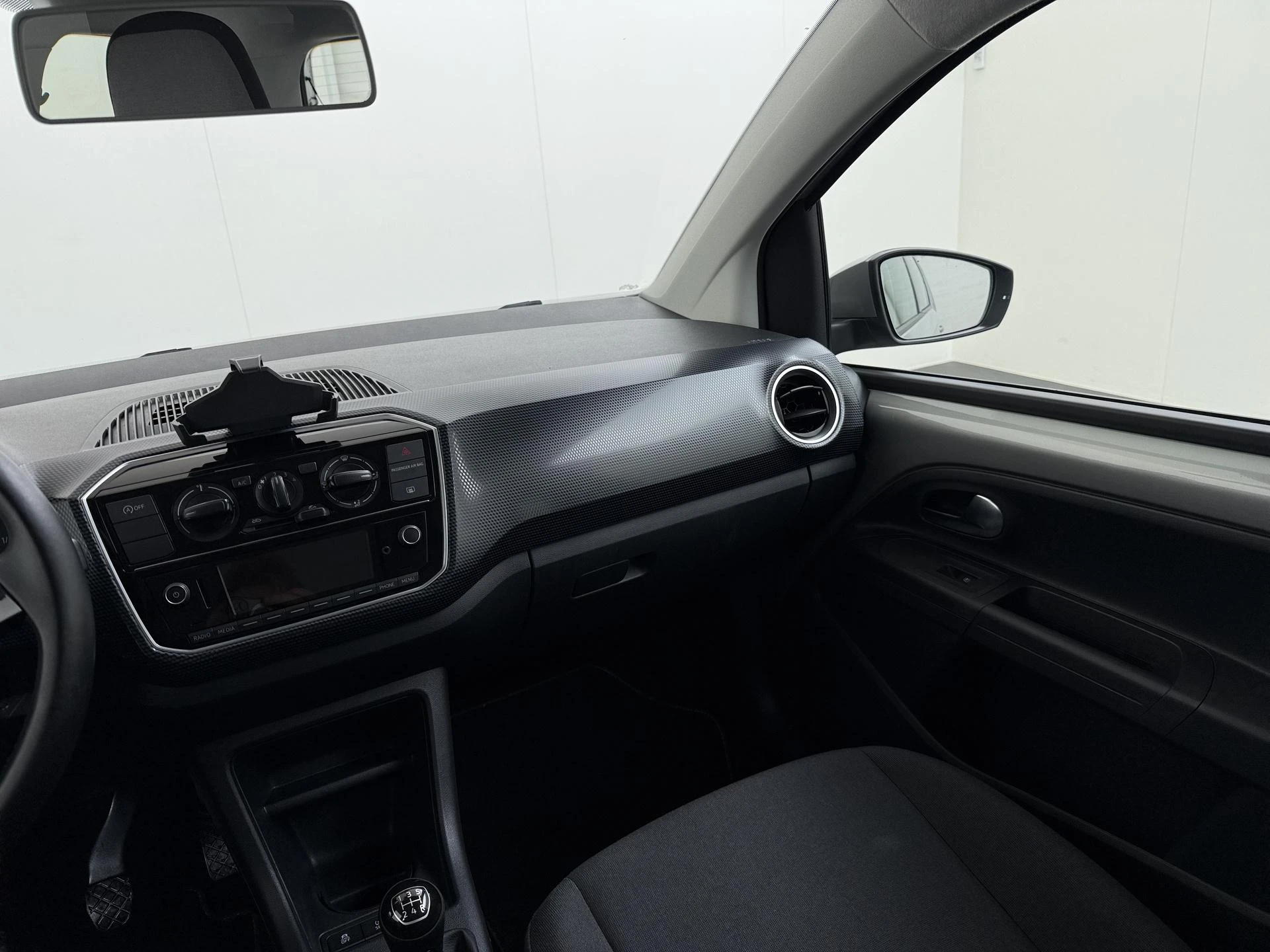 Volkswagen-up!-image-17