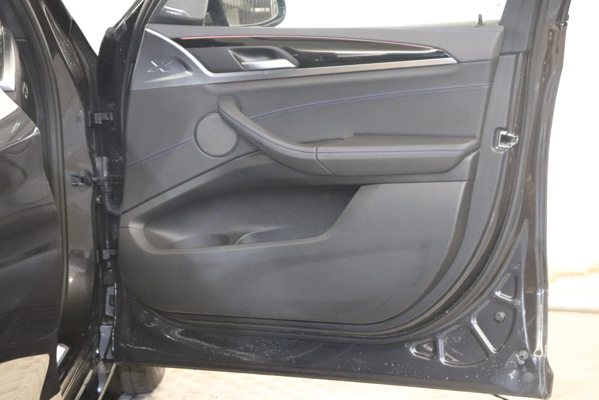 BMW-iX3-image-6