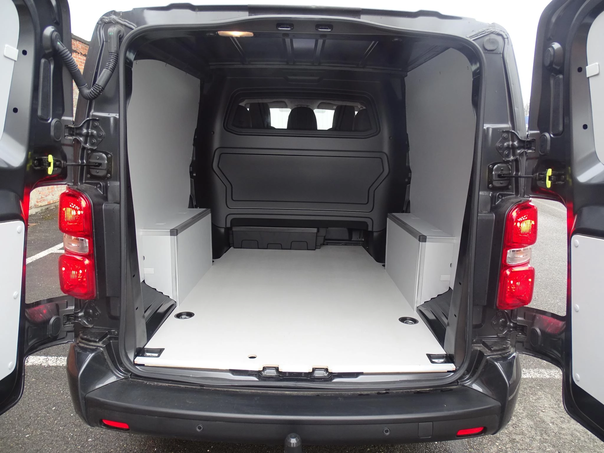 Opel Vivaro 2.0 BlueHDi 180 S&S EAT8 €6.4 DC L3H1