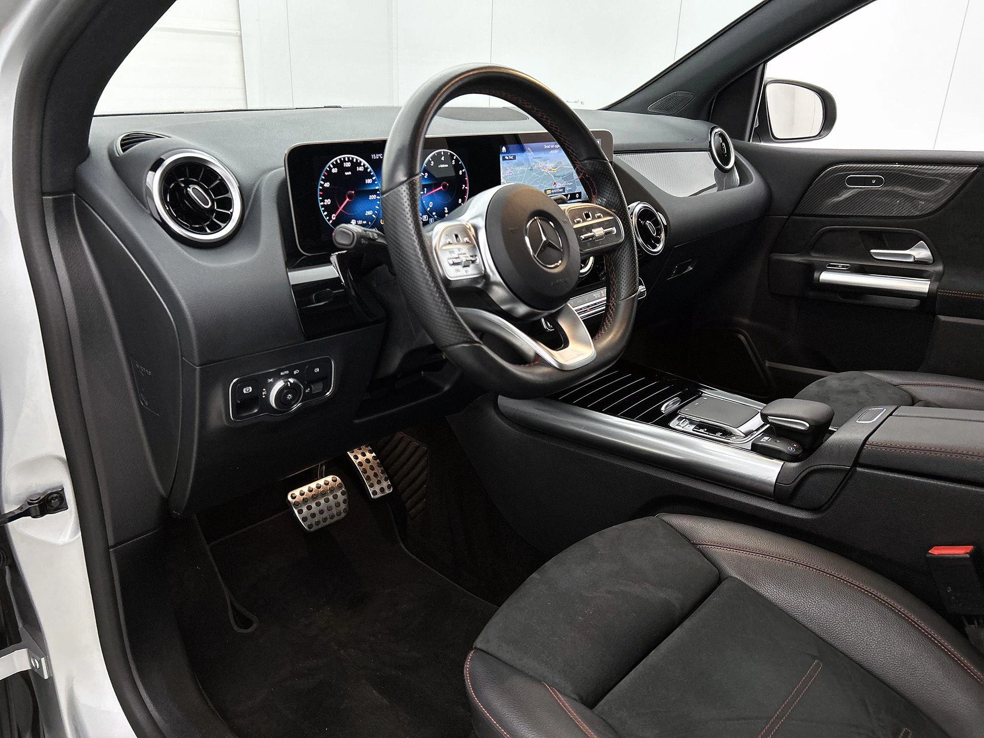 Mercedes-Benz-B-Klasse-image-21