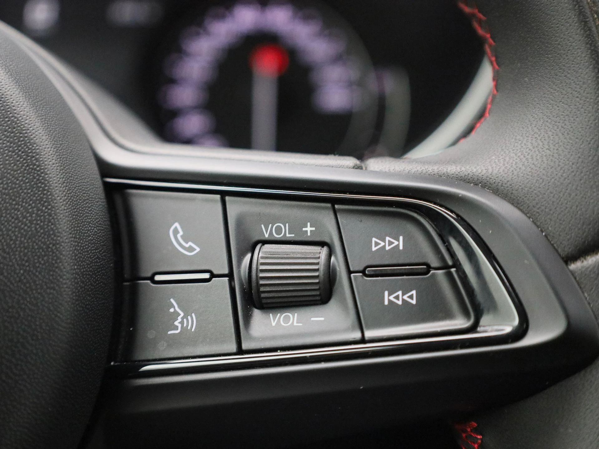 Alfa Romeo-Stelvio-image-26
