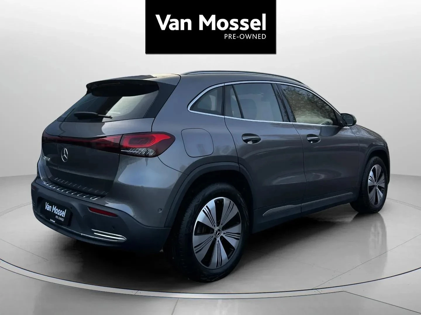 Mercedes-Benz-EQA-image-4