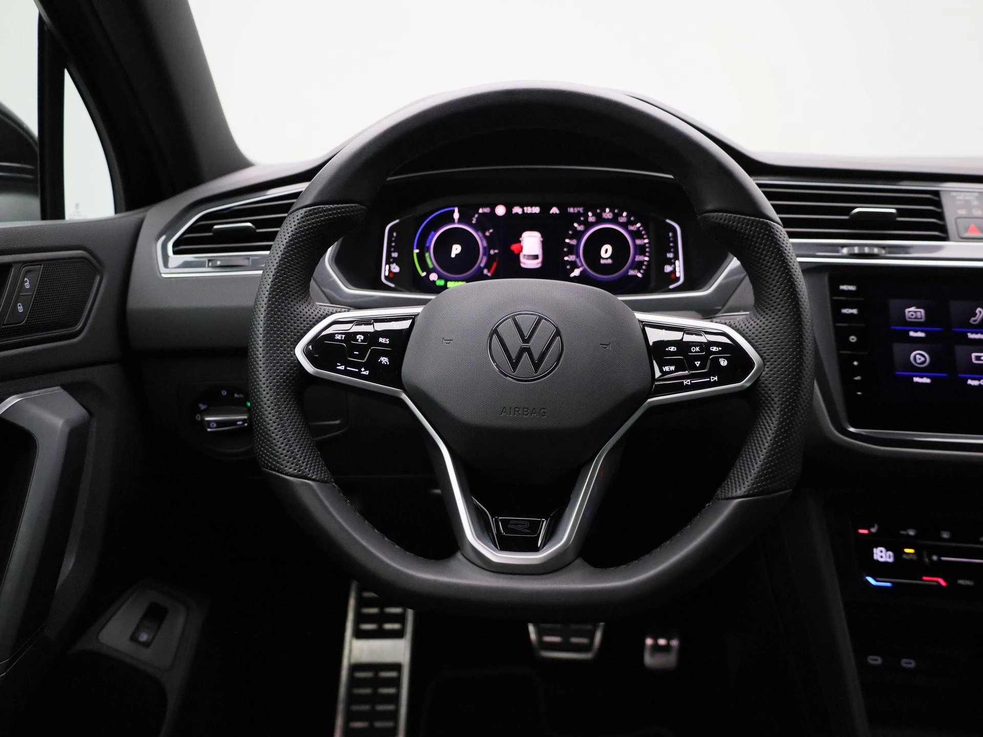 Volkswagen-Tiguan-image-6