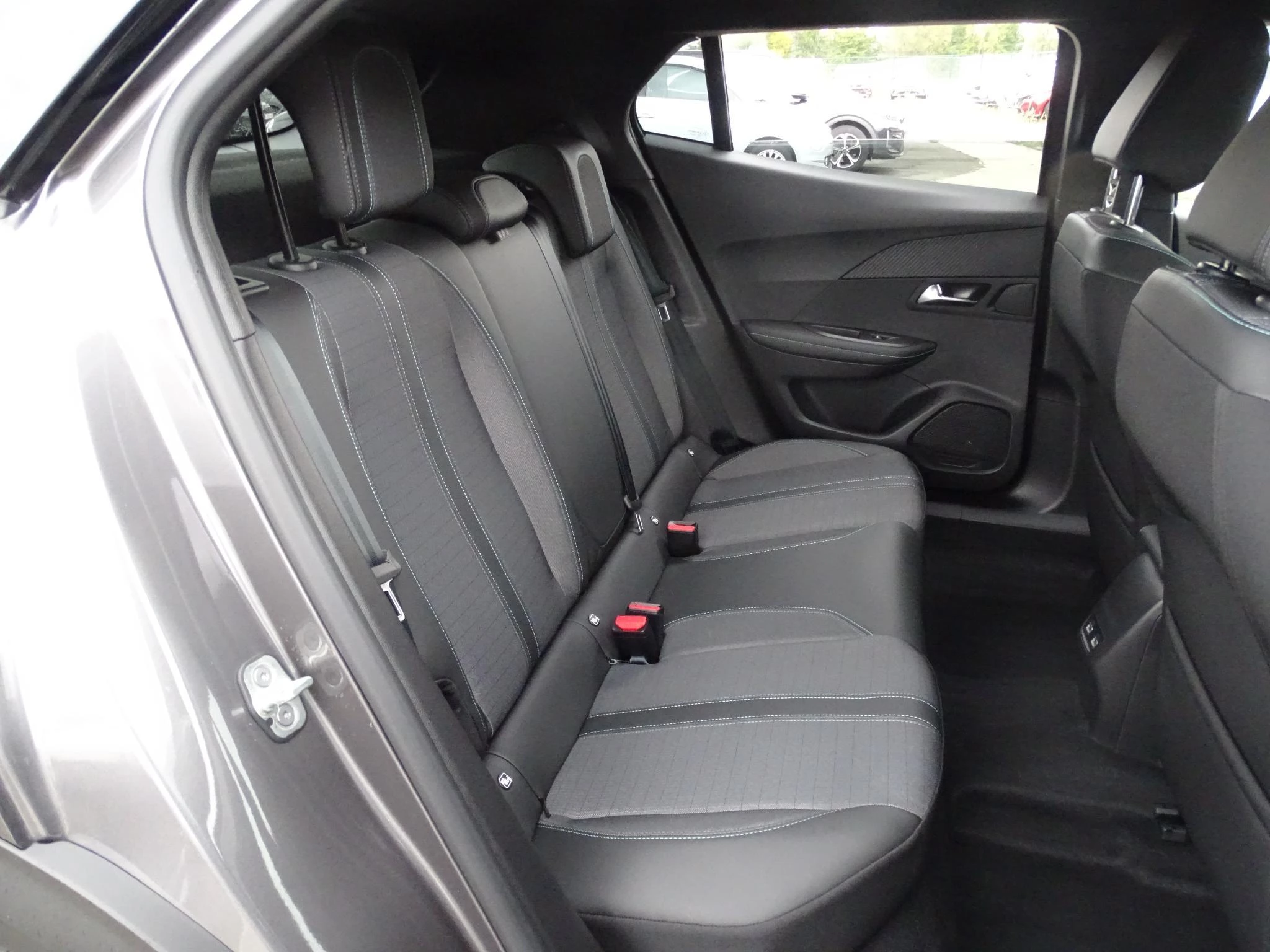 Peugeot-2008-image-12