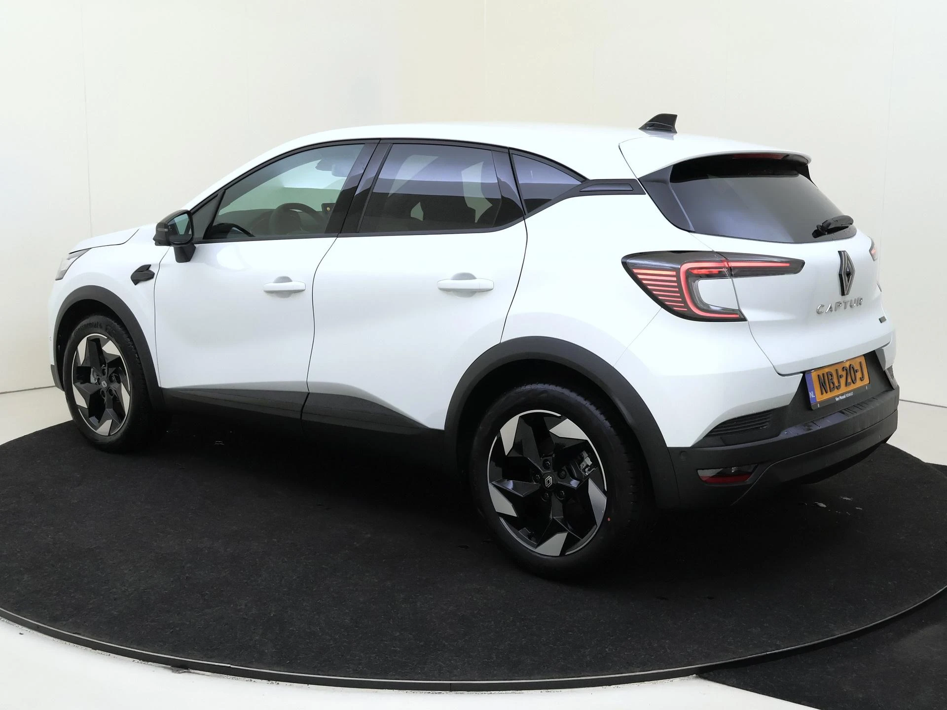 Renault-Captur-image-2