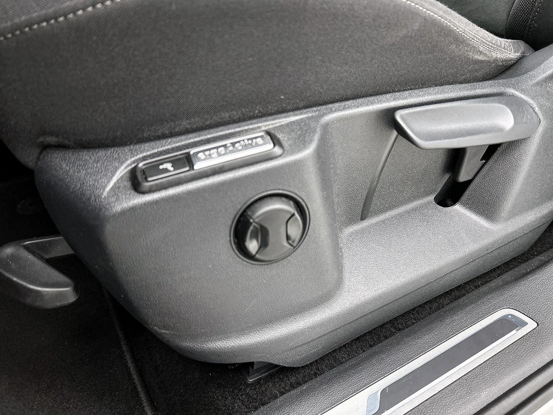 Volkswagen-Tiguan-image-29