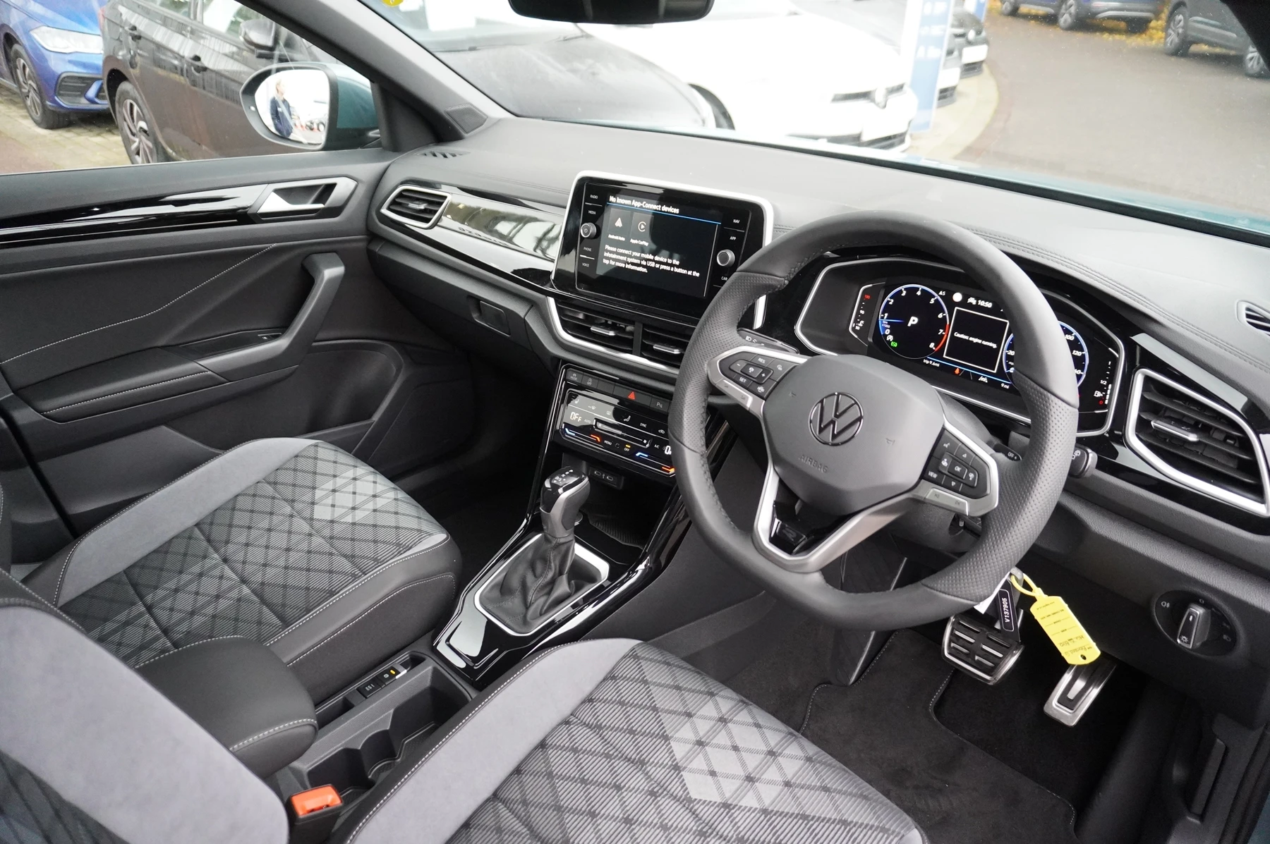 Volkswagen-T-Roc-image-5
