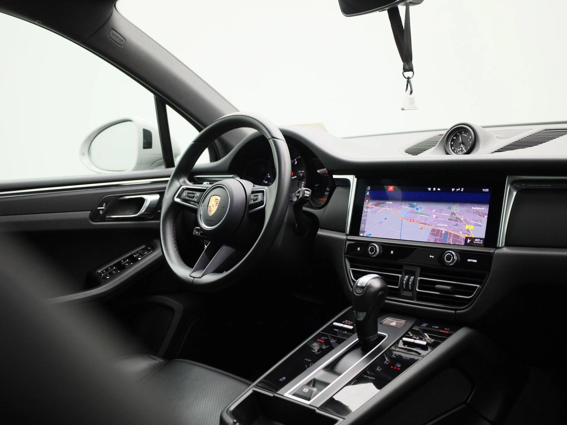Porsche-Macan-image-46