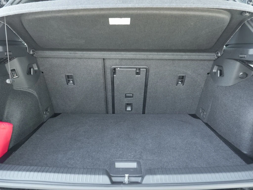 Volkswagen-Golf-image-5