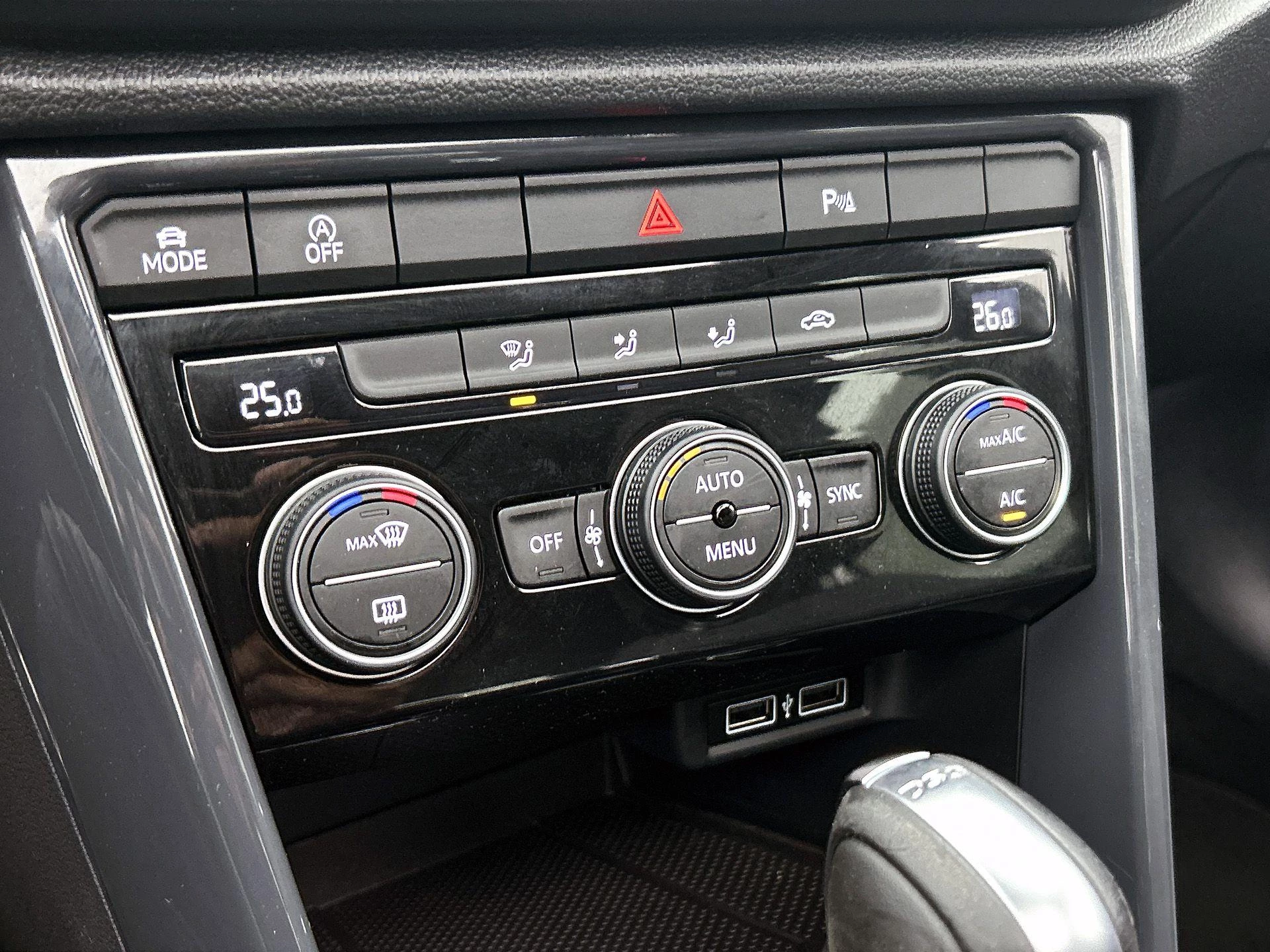 Volkswagen-T-Roc-image-15