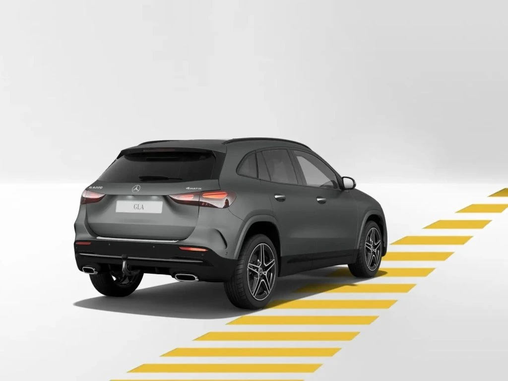 Mercedes-Benz-GLA 220-image-6