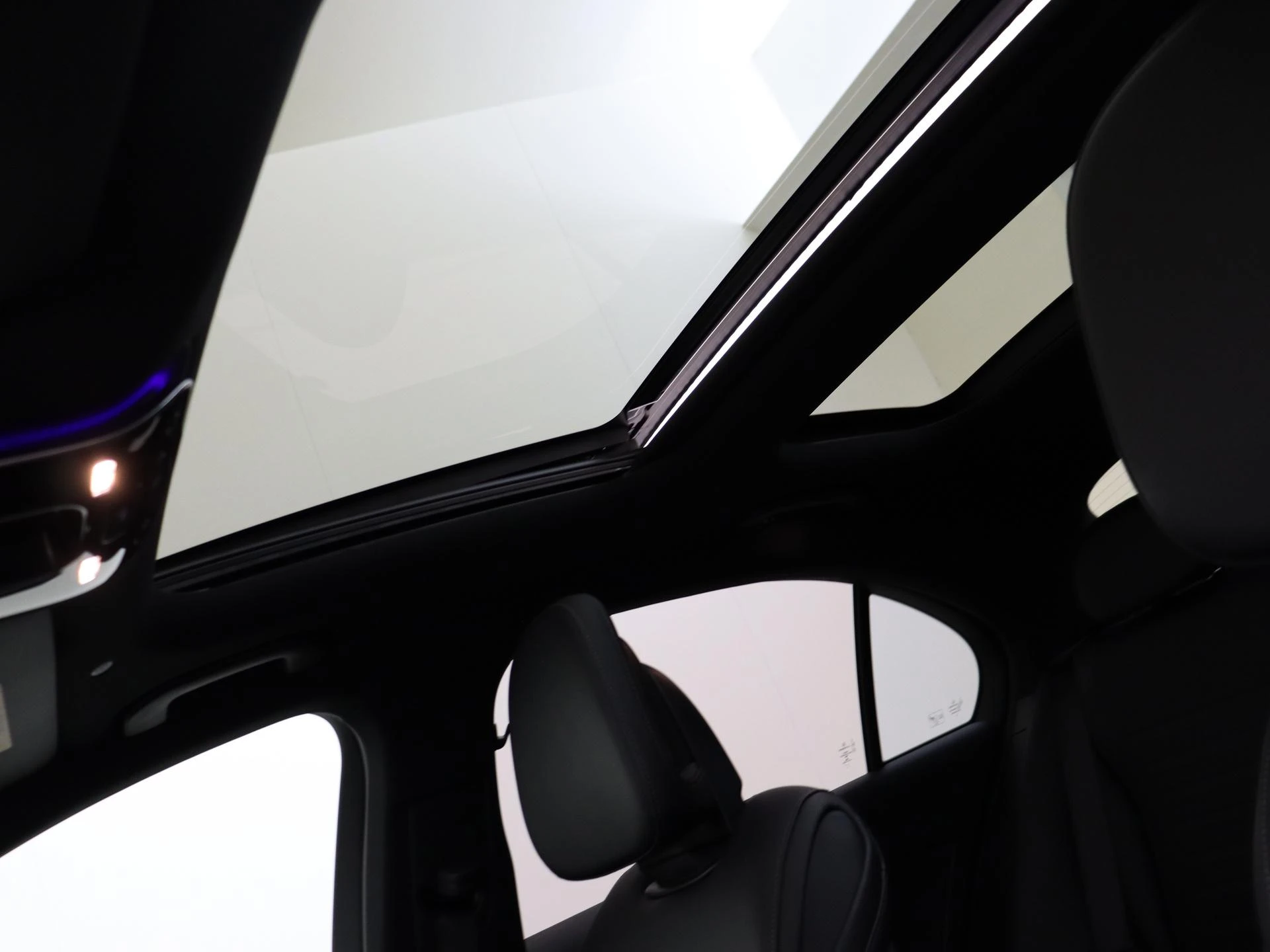 Mercedes-Benz-C-Klasse-image-27