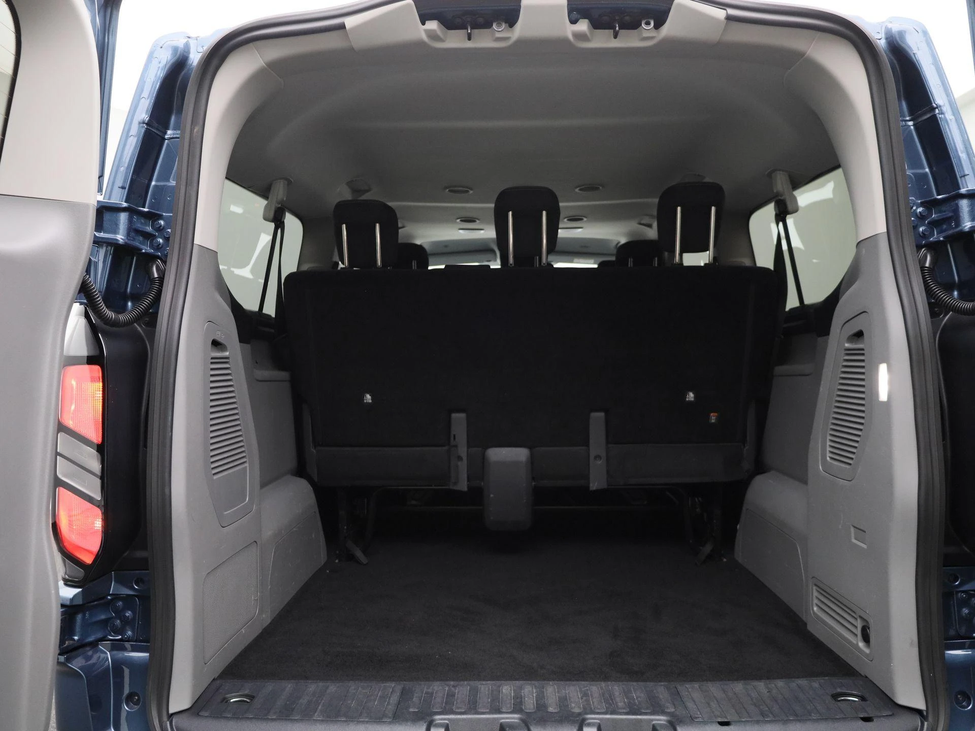 Ford-Transit Custom-image-12