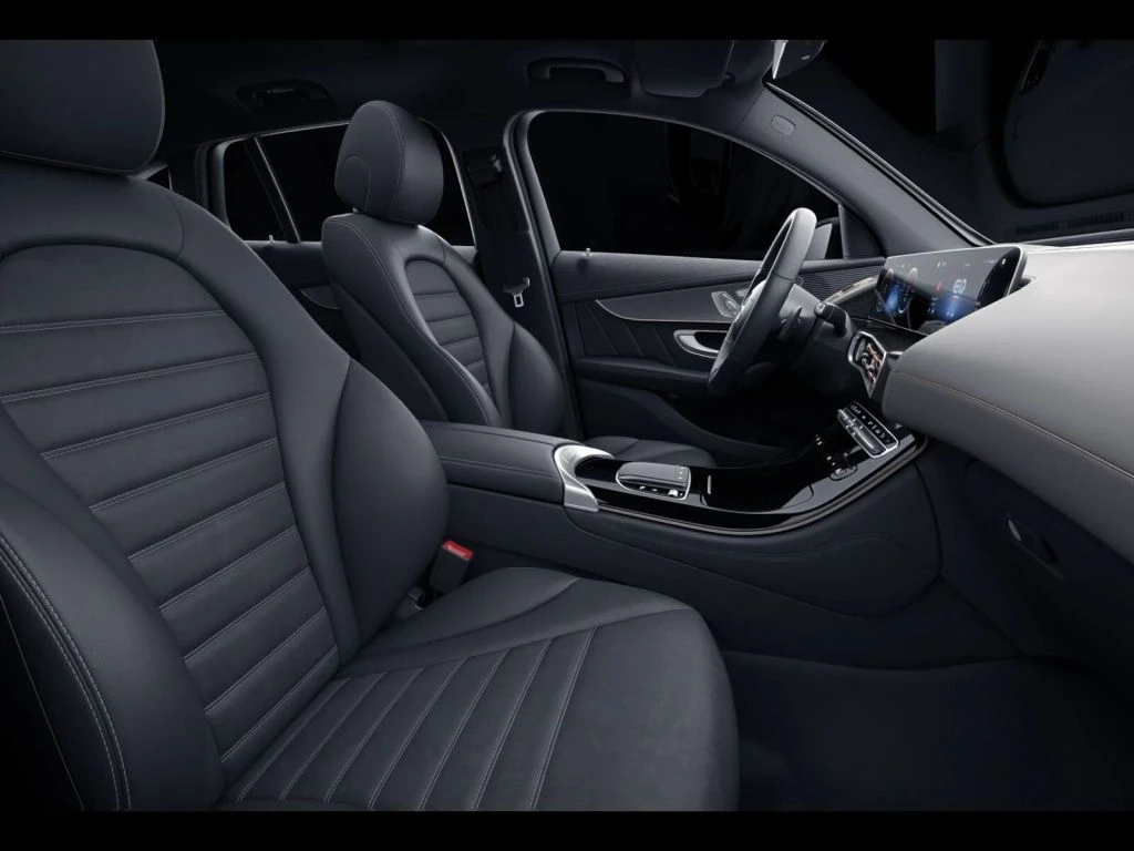 Mercedes-Benz-EQC 400-image-9