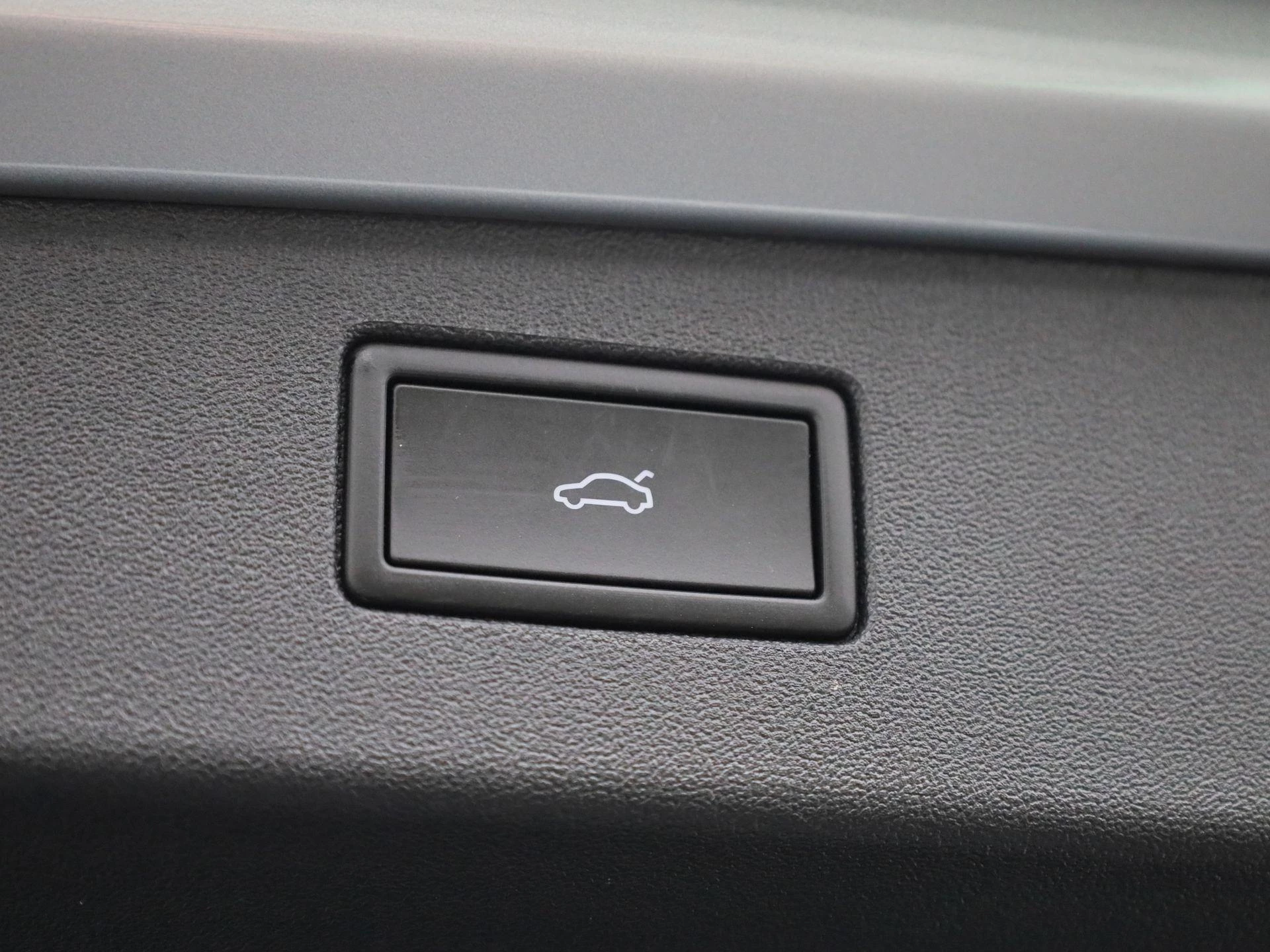 Volkswagen-Tiguan-image-14