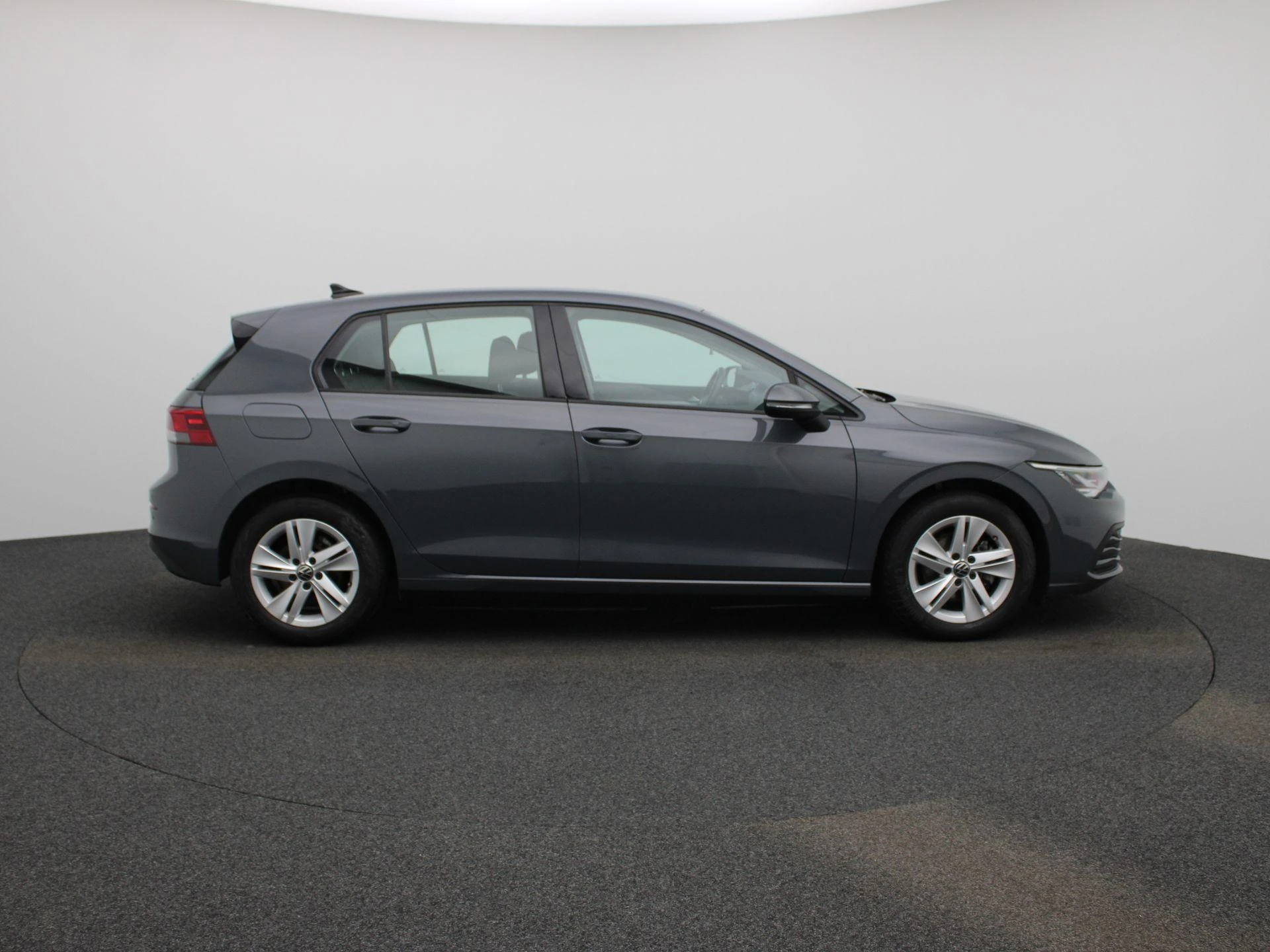 Volkswagen-Golf-image-5