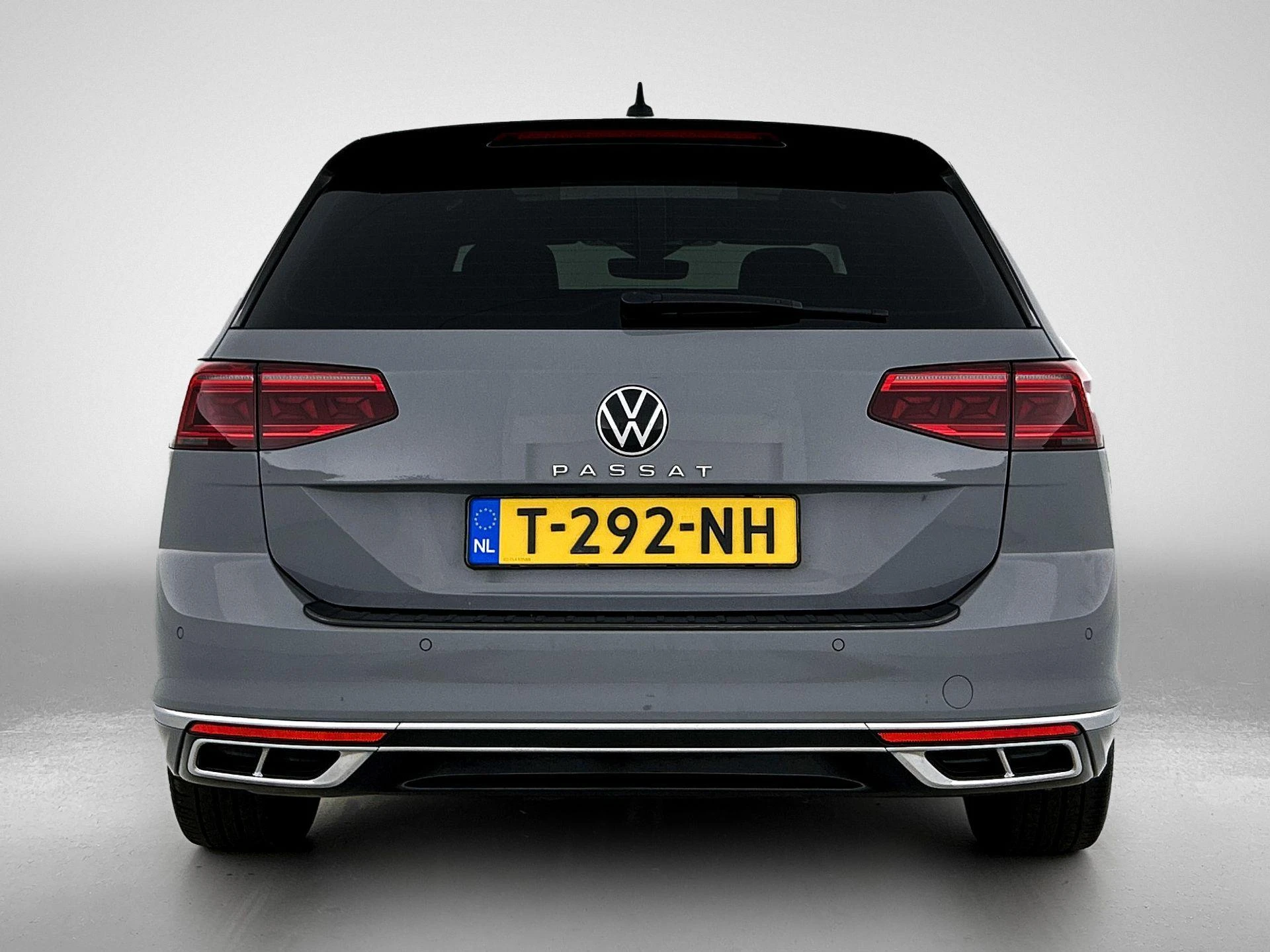 Volkswagen-Passat-image-2
