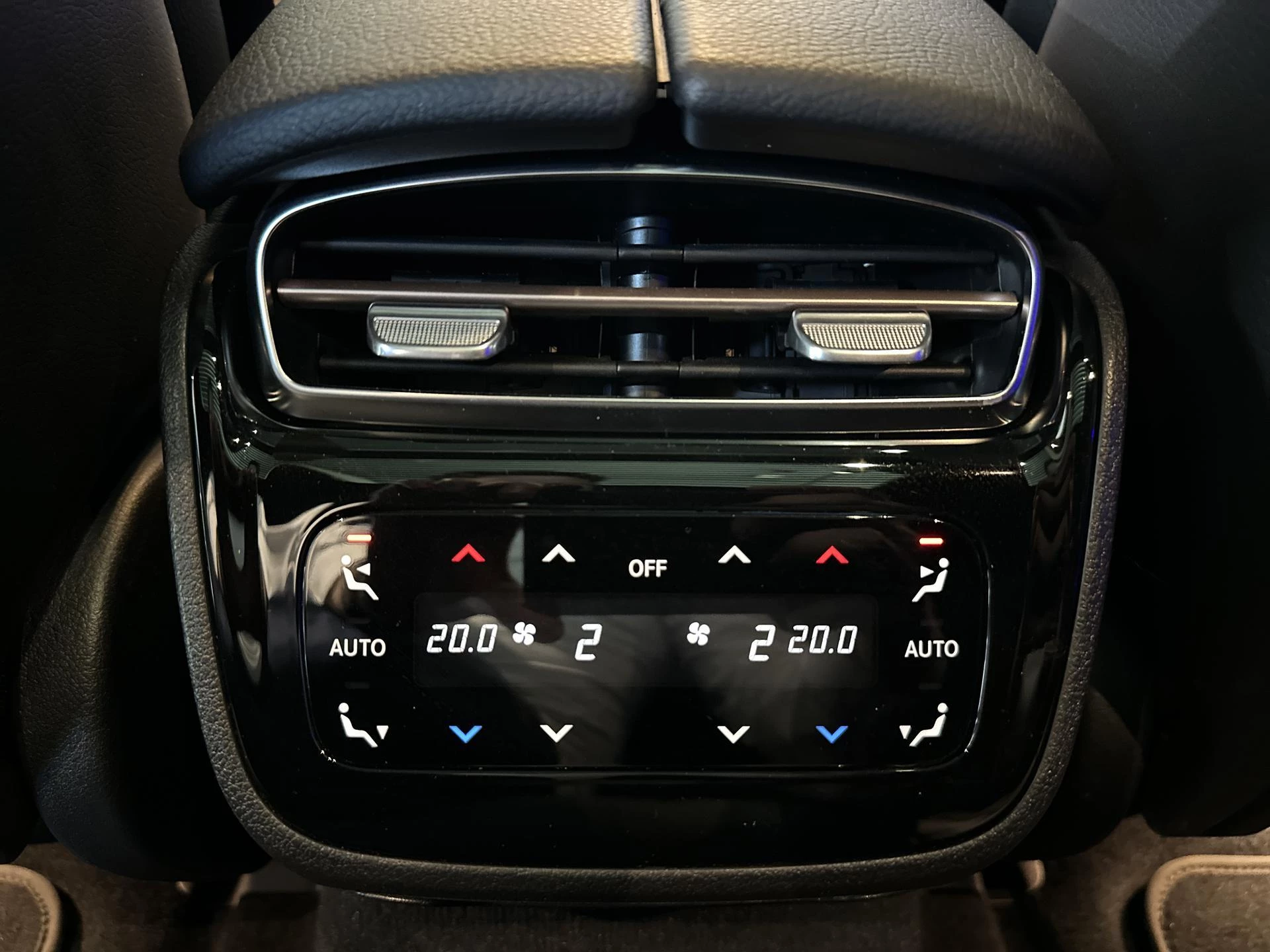 Mercedes-Benz-EQE-image-14