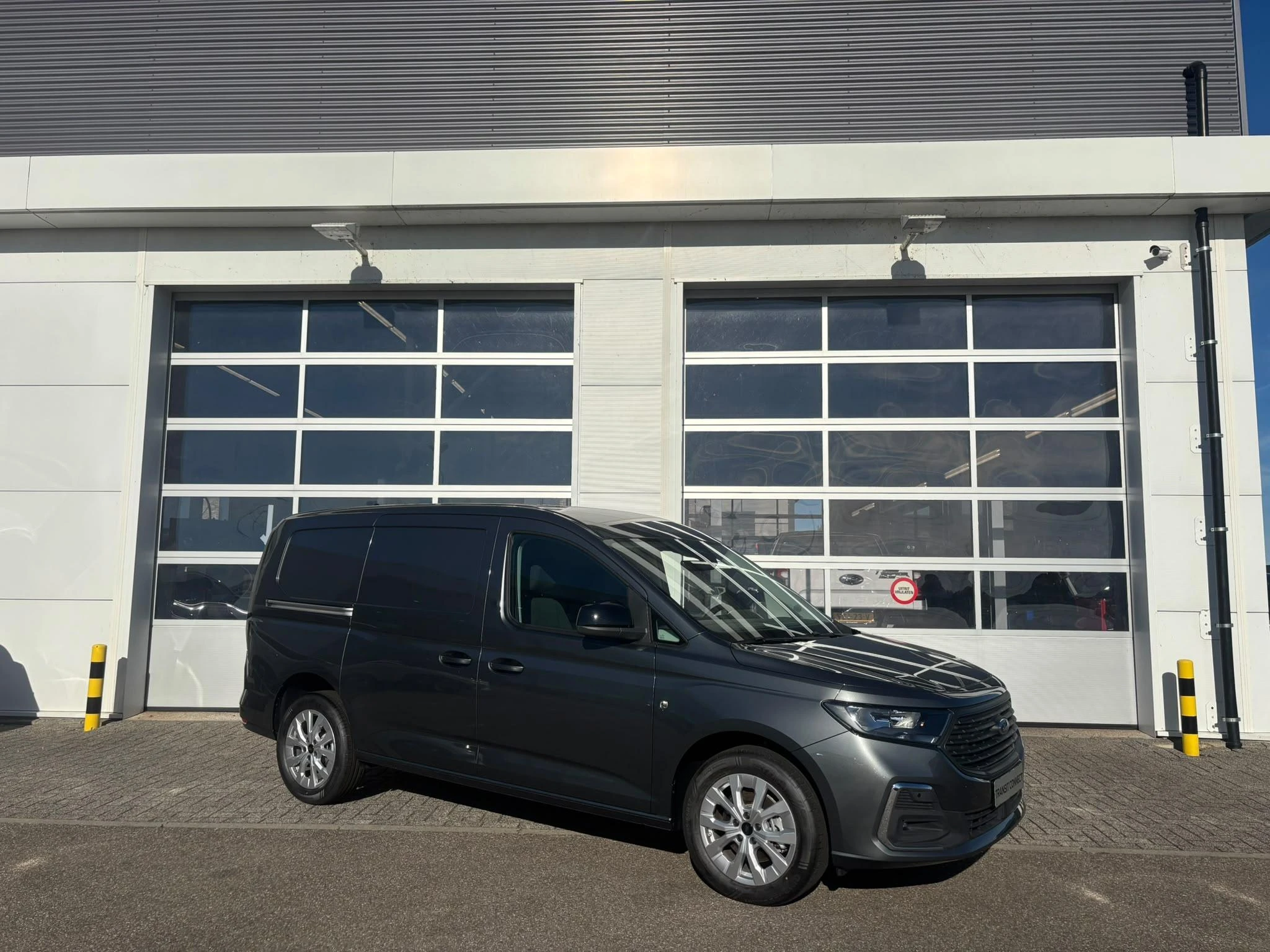 Ford-Connect-image-2