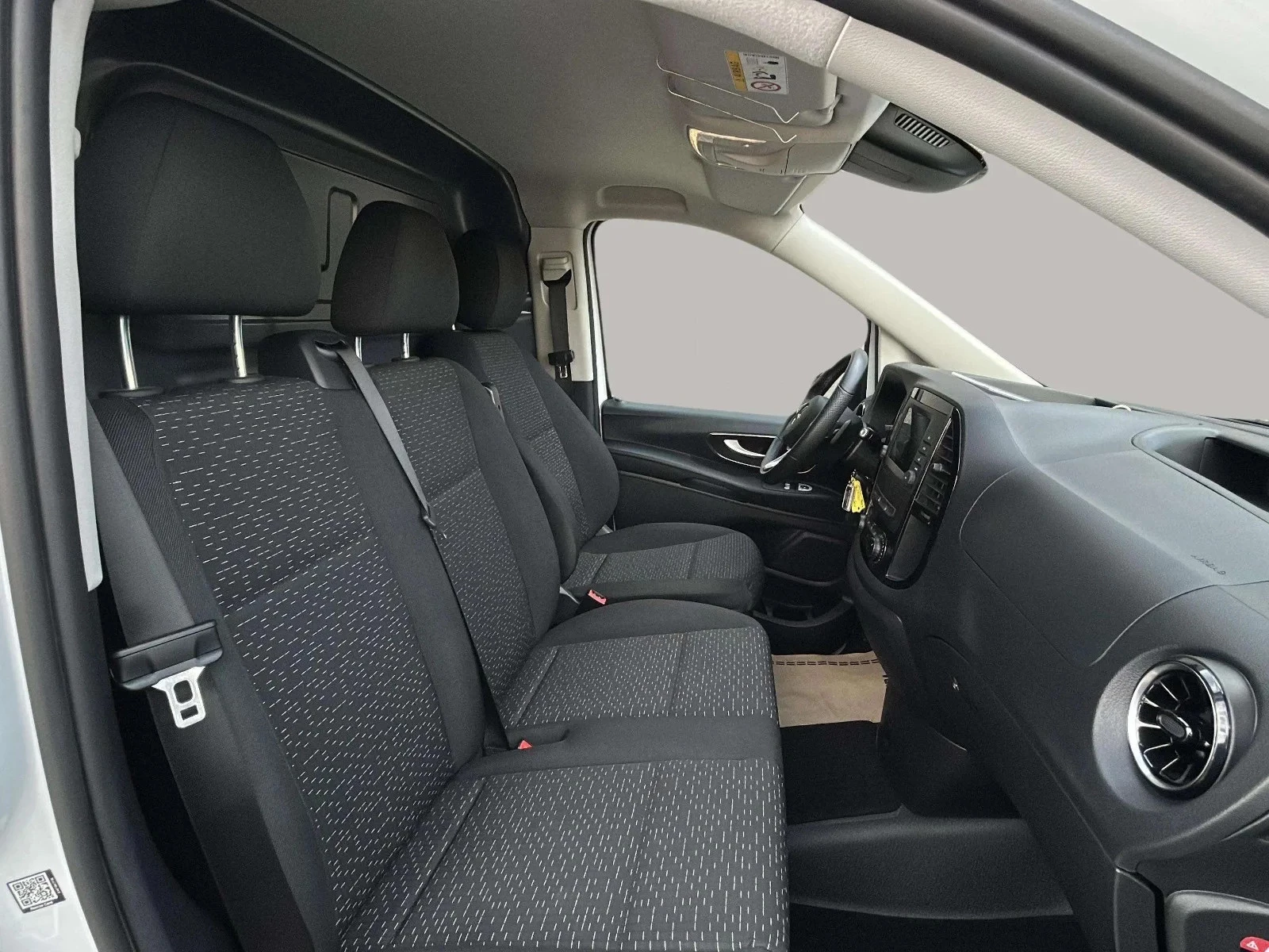 Mercedes-Benz-eVito-image-9