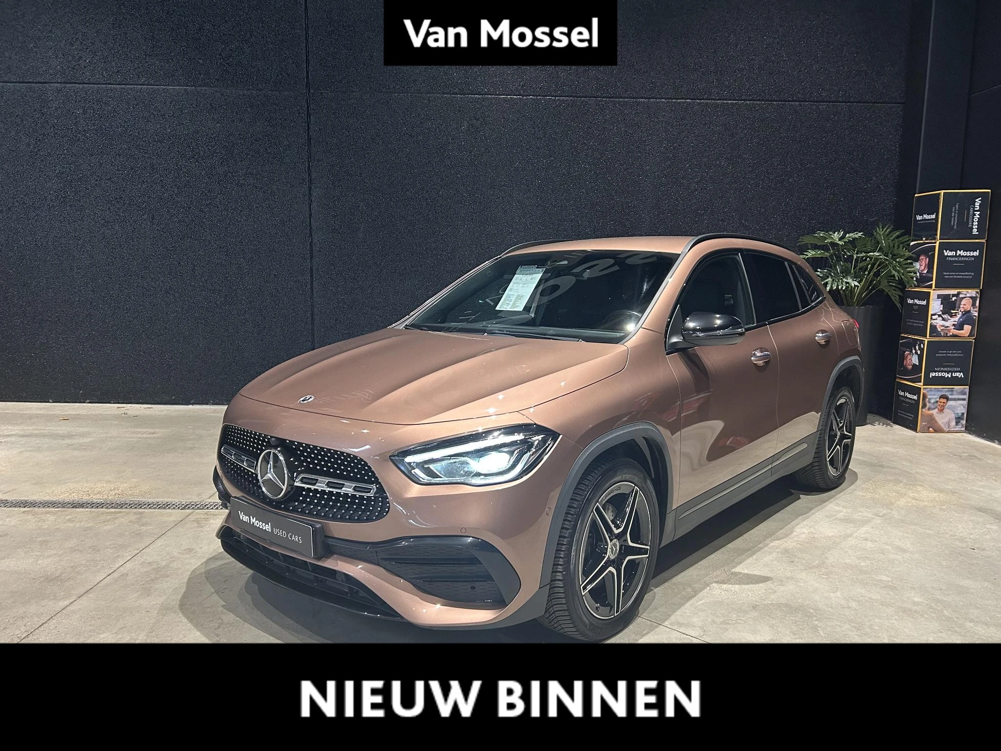 Mercedes-Benz-GLA-image-0