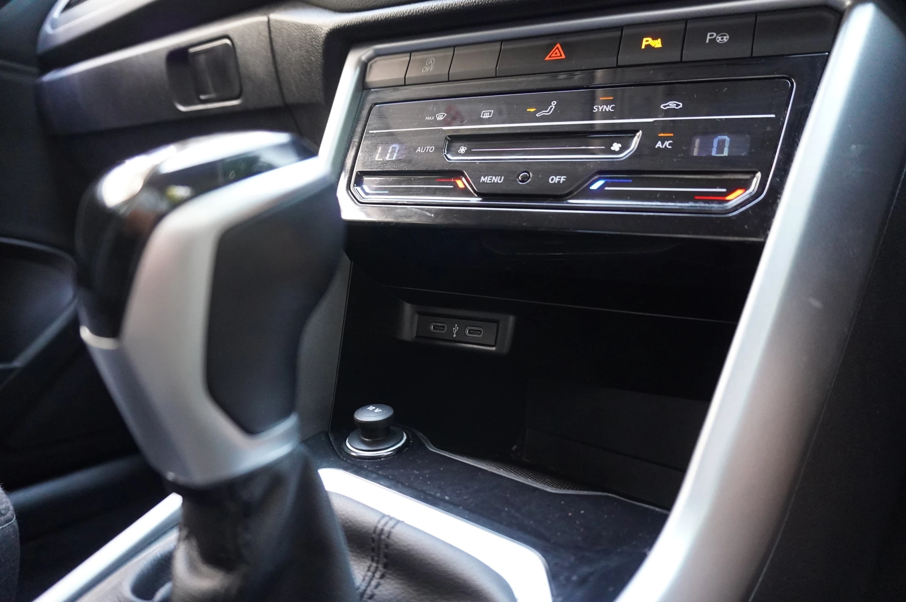 Volkswagen-T-Roc-image-18