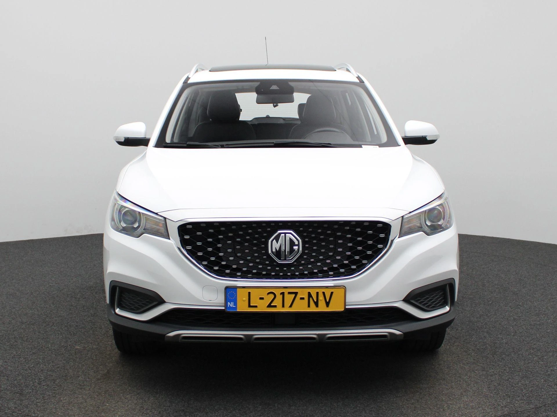 MG-ZS EV-image-2