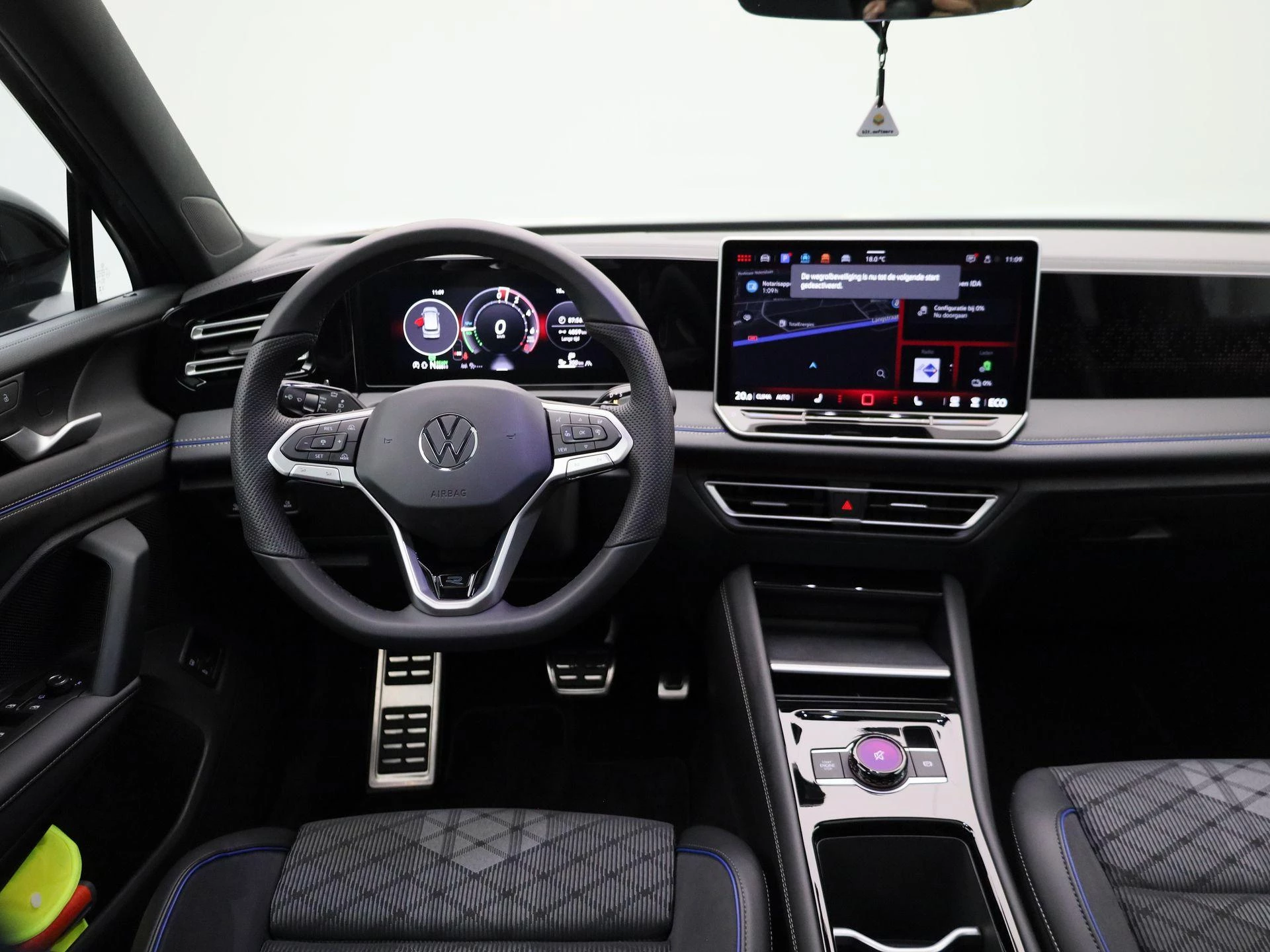 Volkswagen-Tiguan-image-6