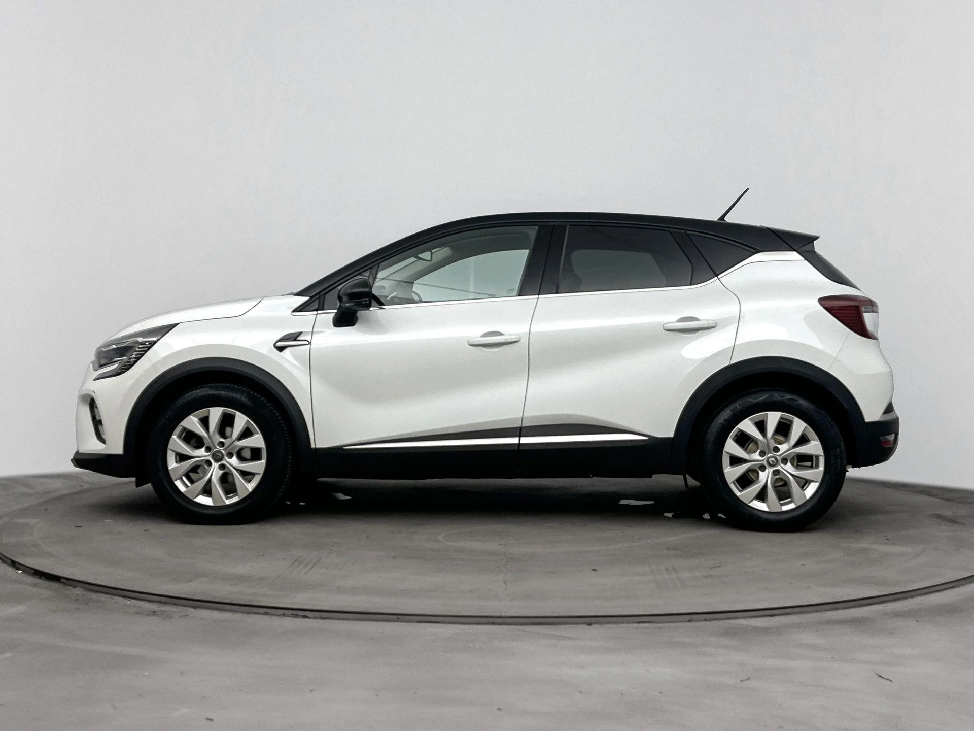 Renault-Captur-image-1