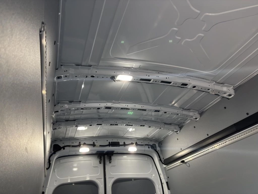 Ford-Transit-image-12