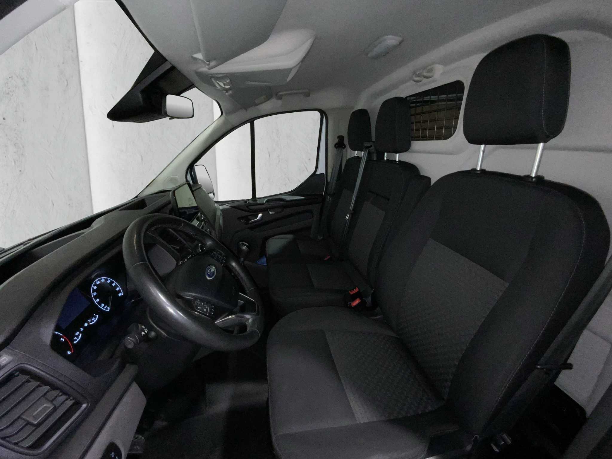 Ford-Transit Custom-image-9