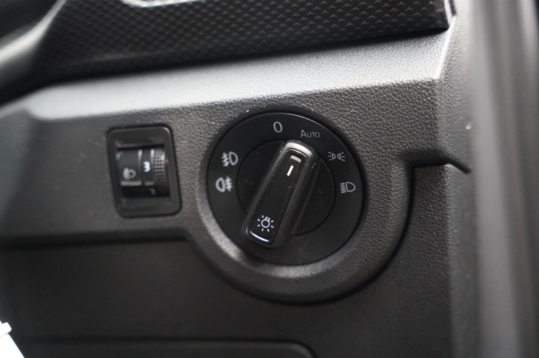 Volkswagen-T-Cross-image-18
