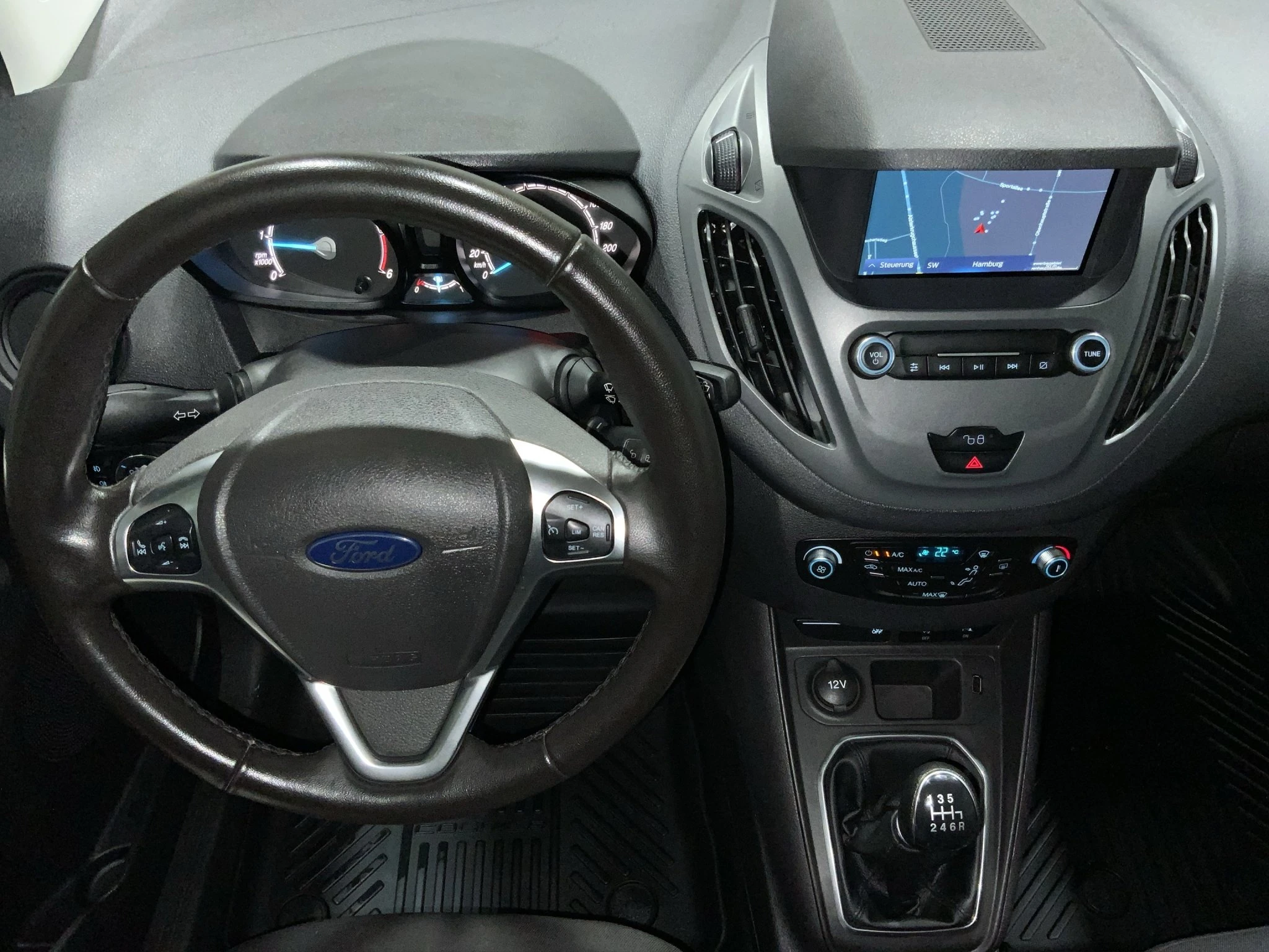 Ford-Transit Courier-image-10