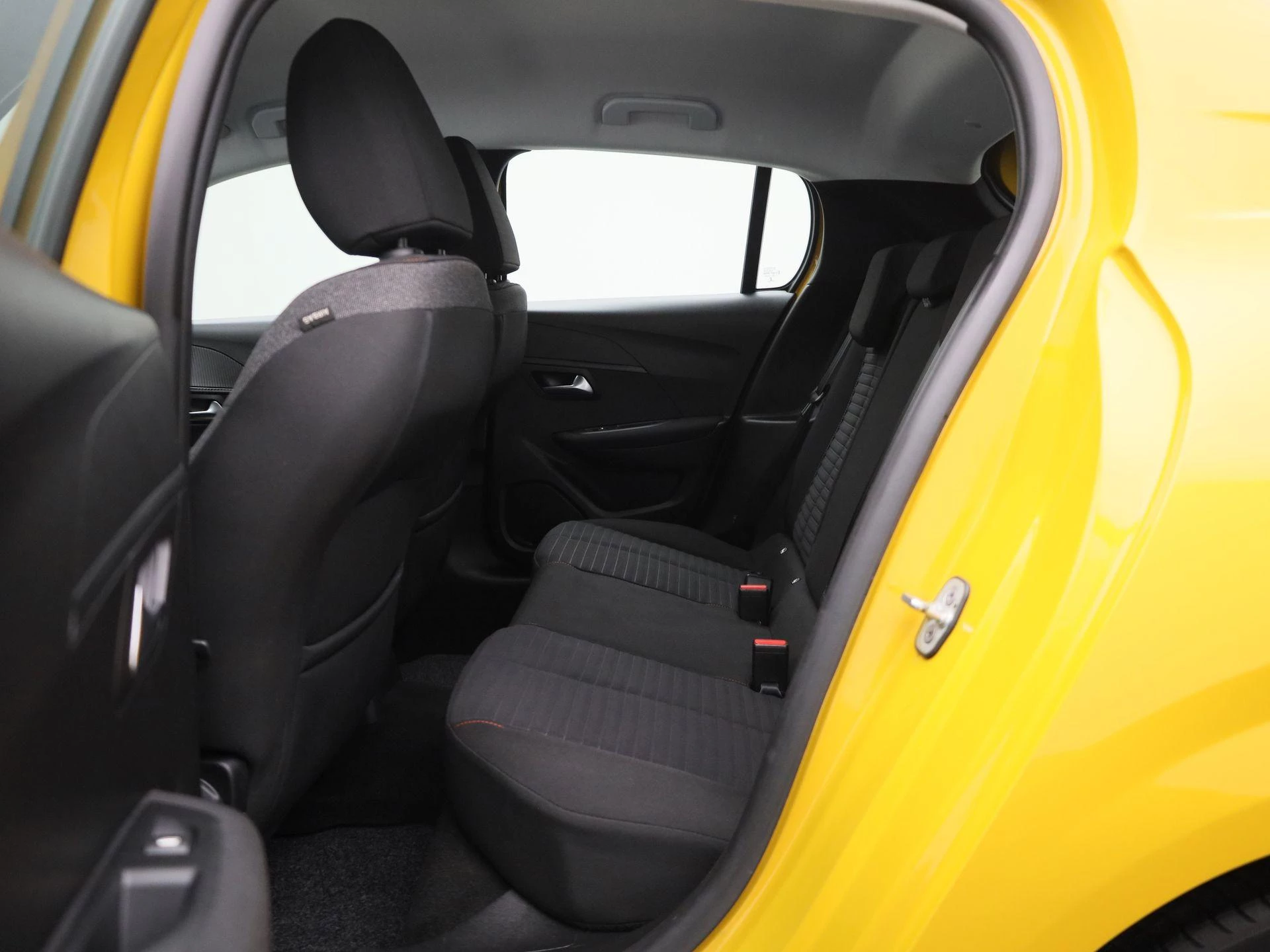 Peugeot-208-image-11