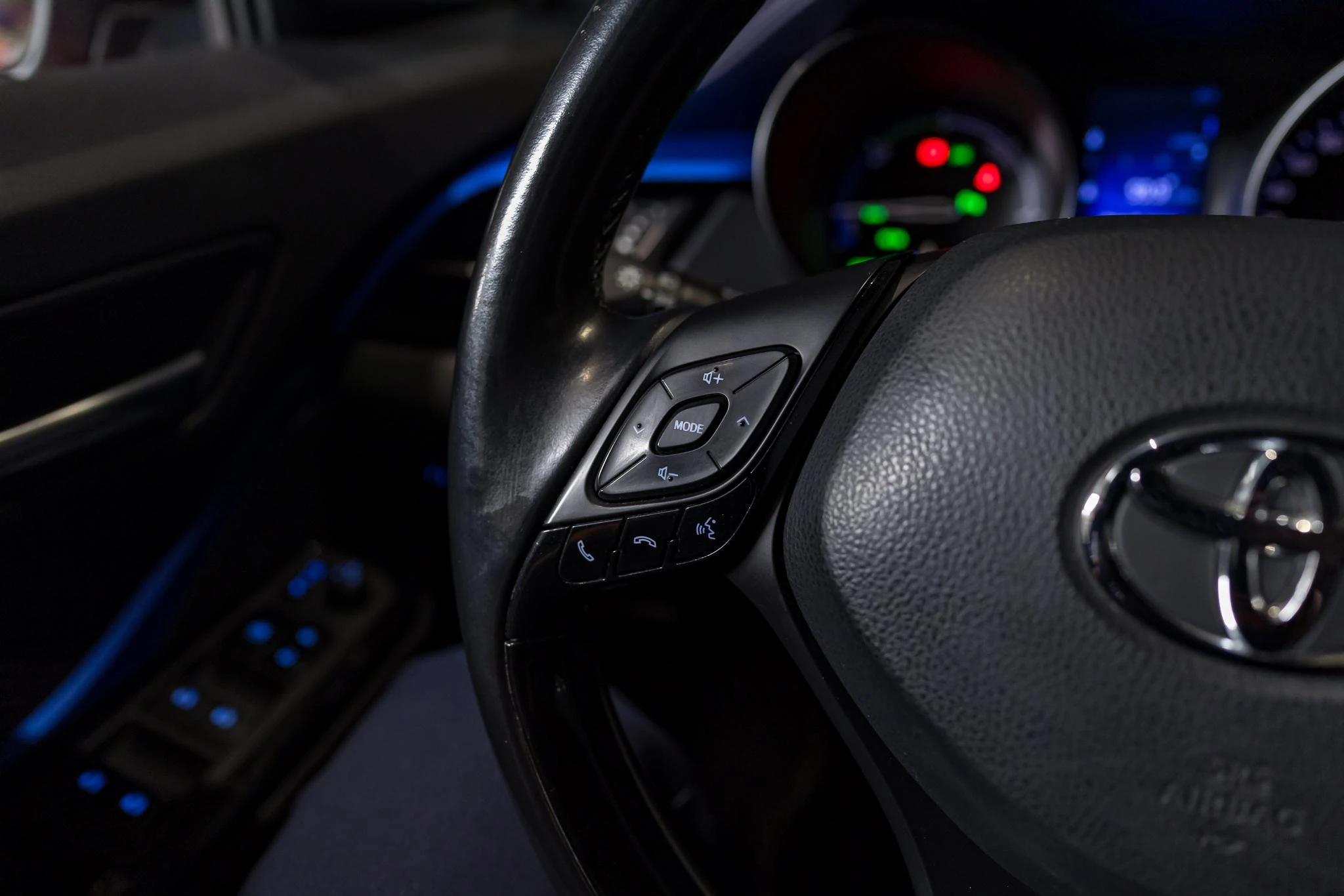 Toyota-C-HR-image-24