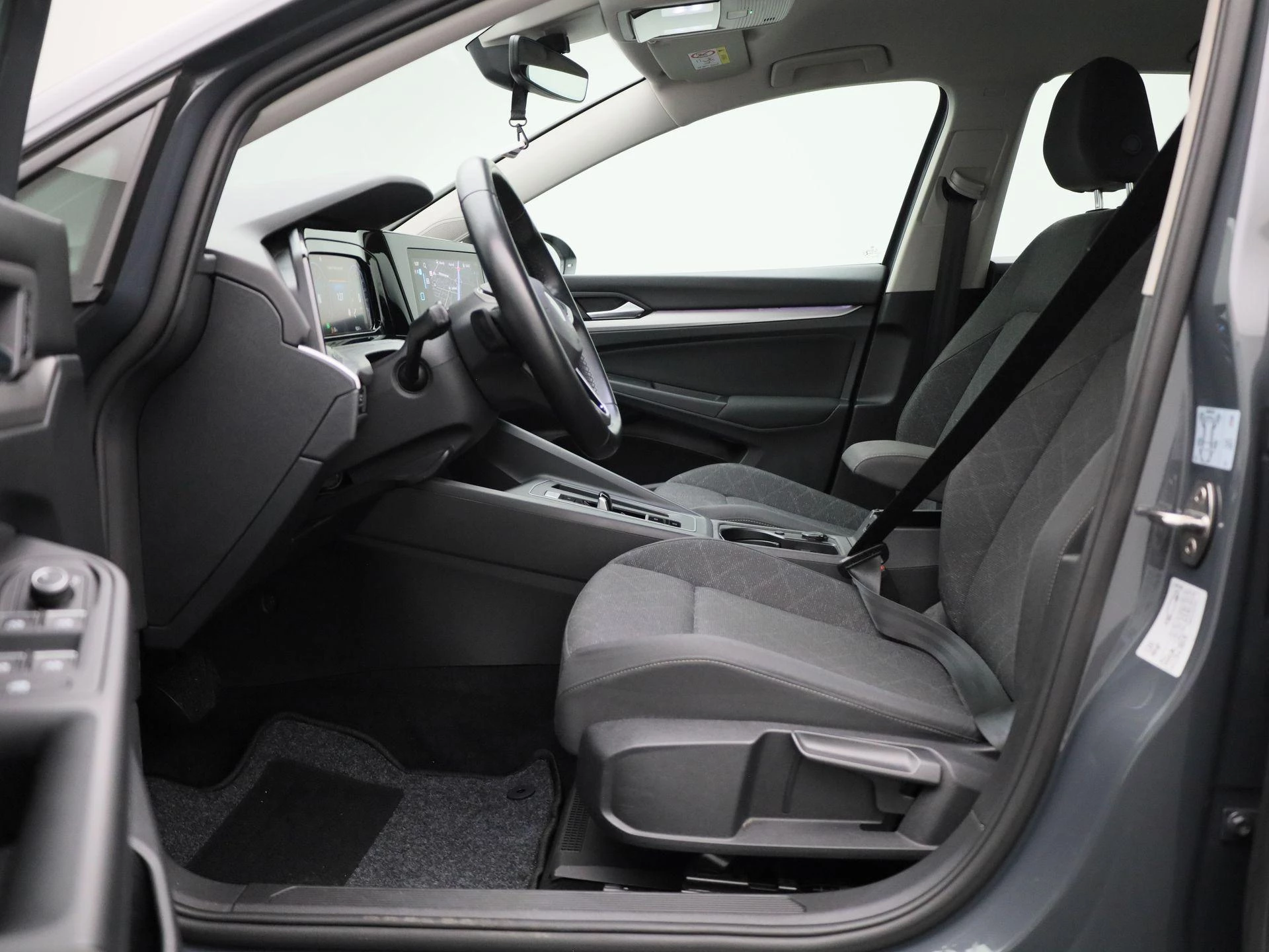 Volkswagen-Golf-image-10