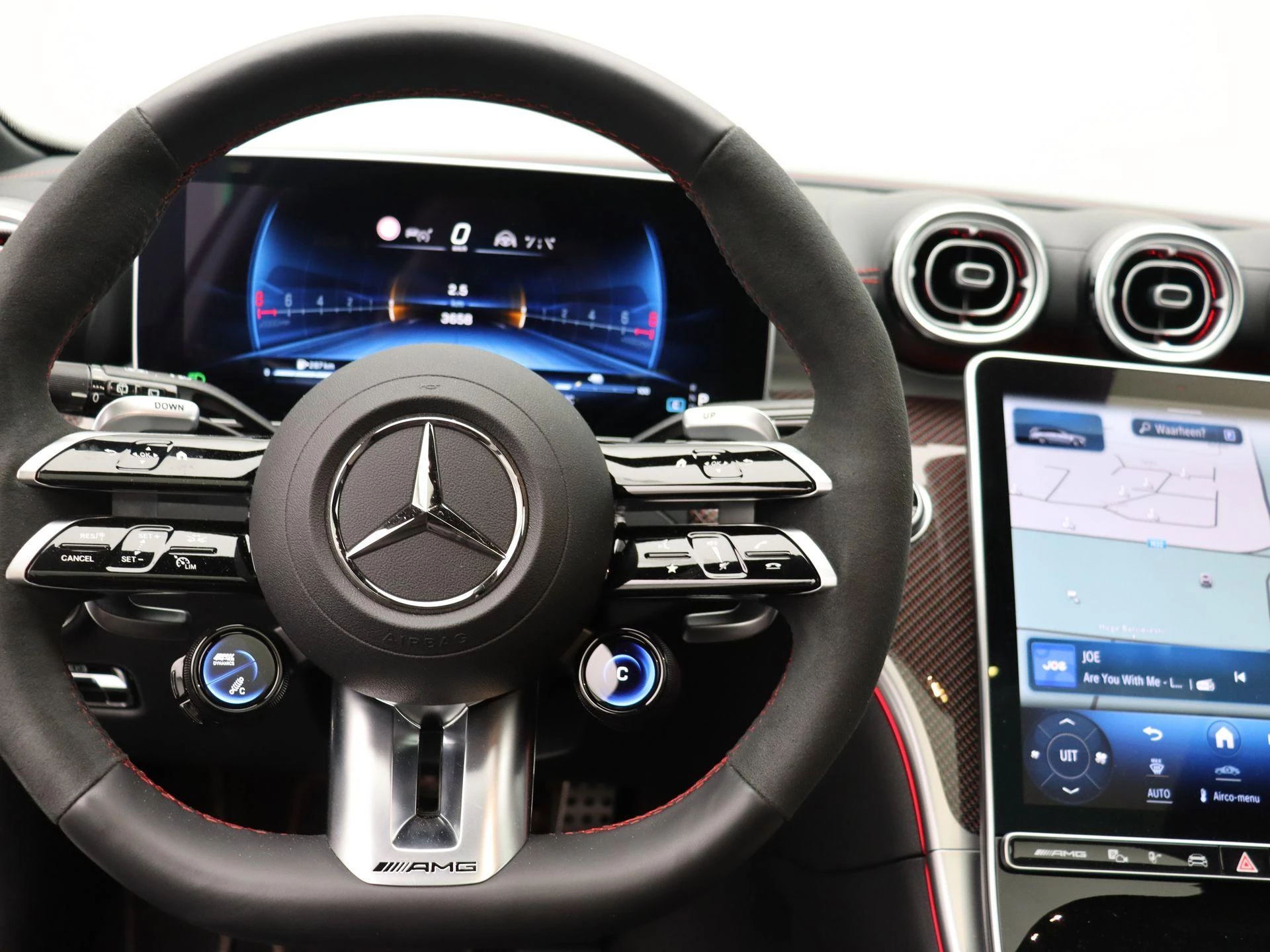 Mercedes-Benz-C-Klasse-image-11