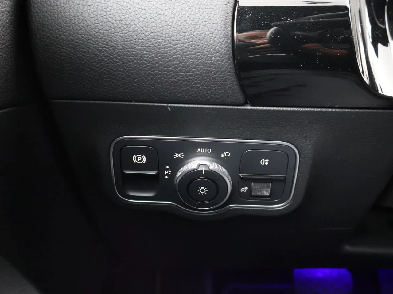 Mercedes-Benz-EQA-image-14