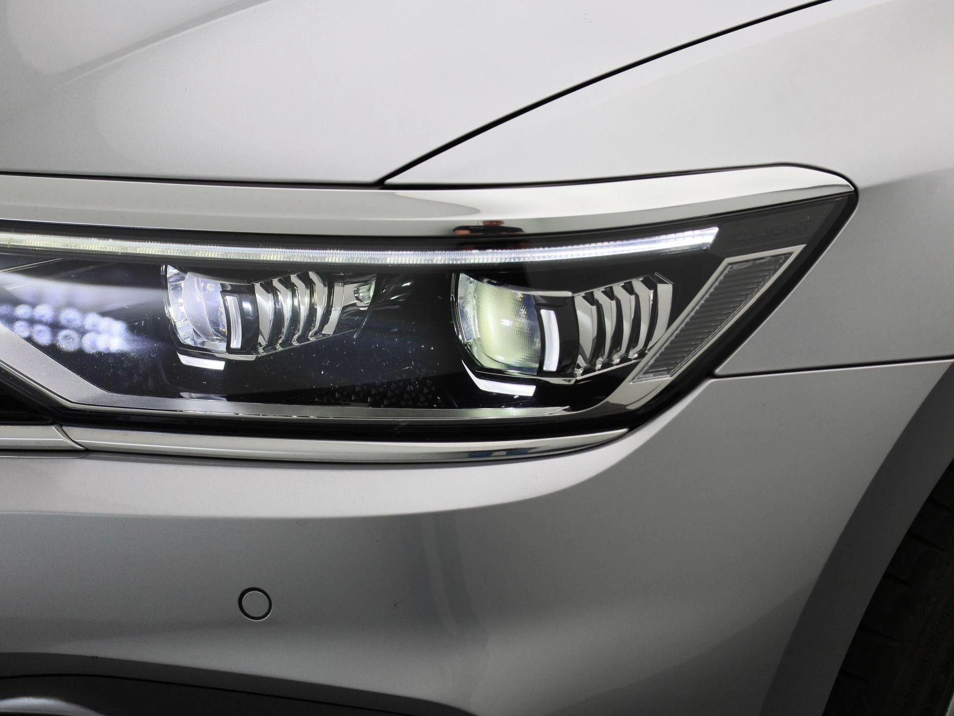 Volkswagen-Passat-image-14