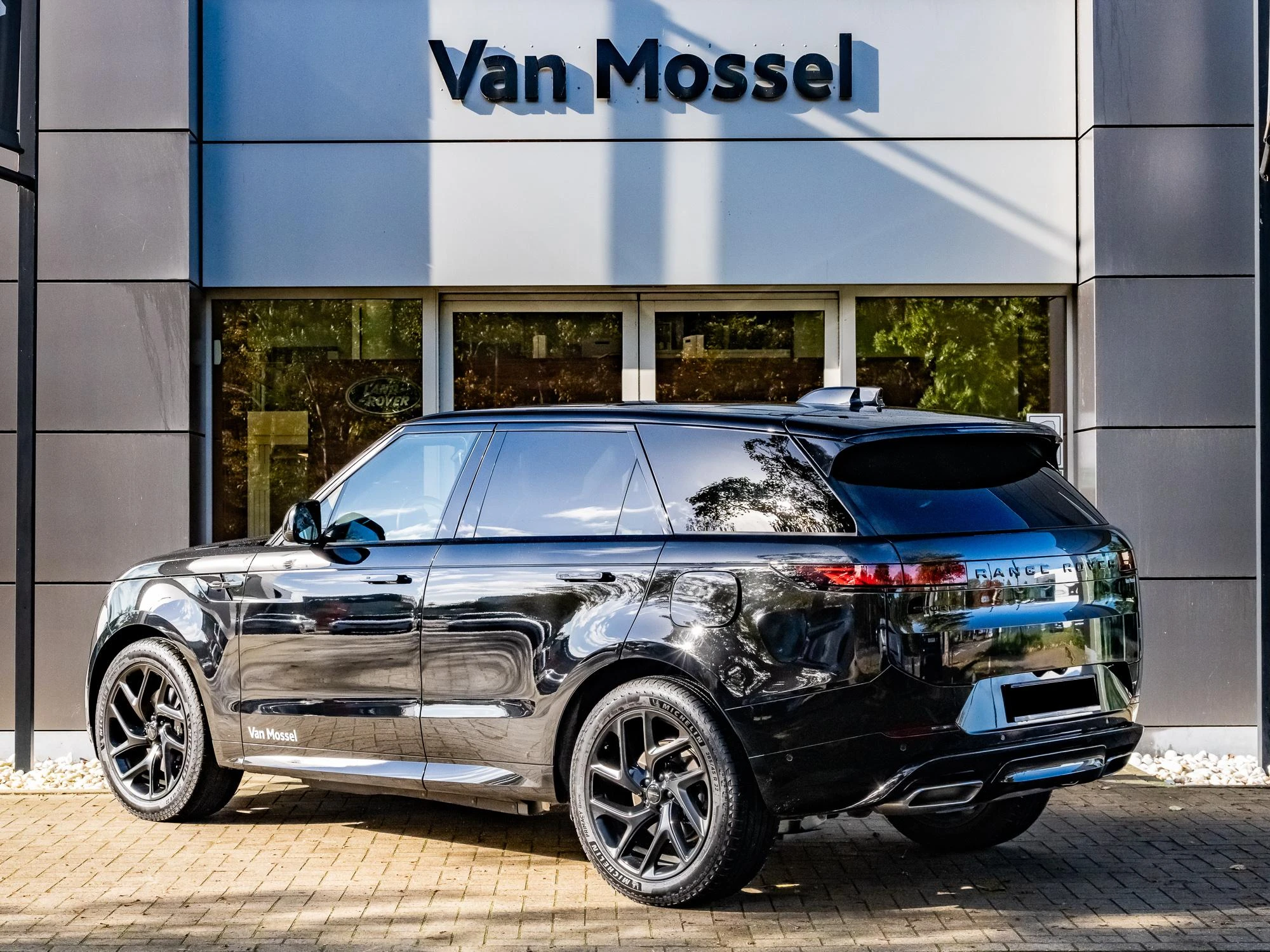 Land Rover-Range Rover Sport-image-3