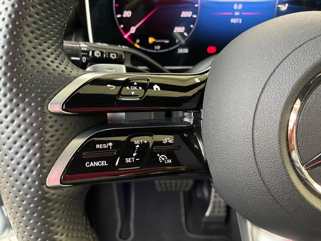 Mercedes-Benz-GLC 220 d-image-19