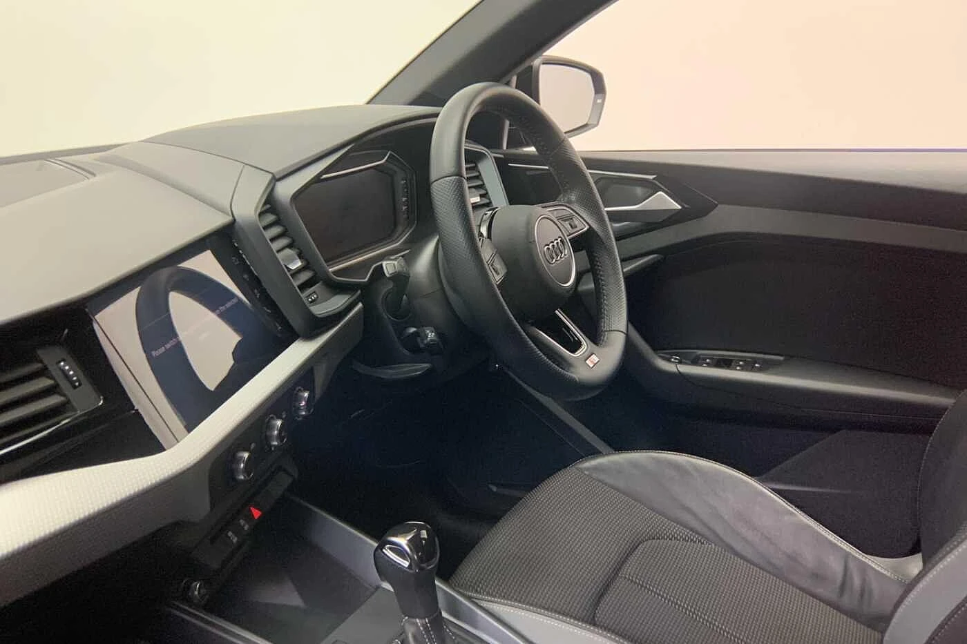 Audi-A1 Sportback-image-1