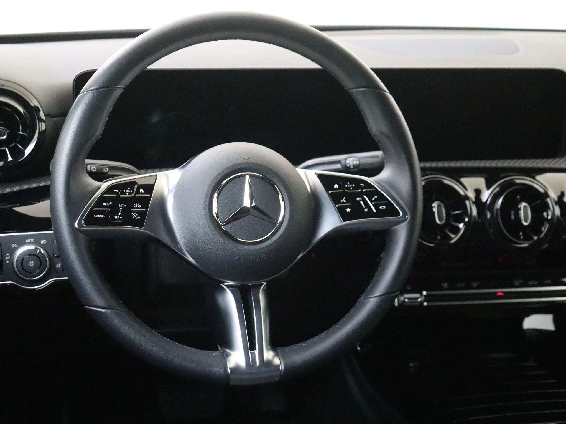 Mercedes-Benz-A-Klasse-image-9