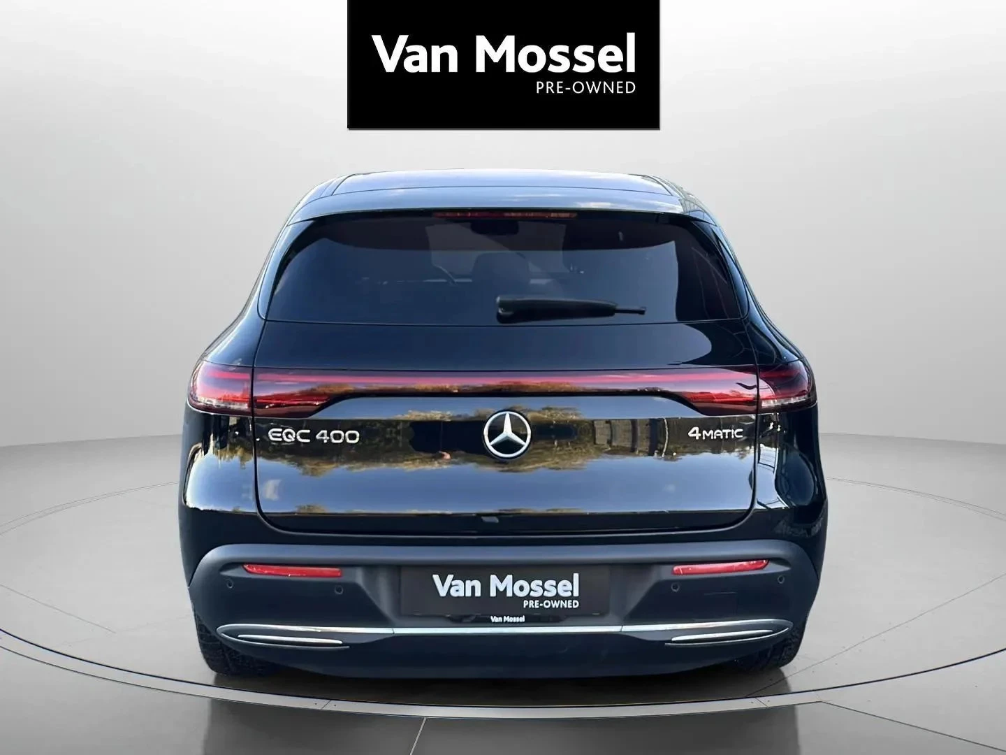 Mercedes-Benz-EQC-image-5