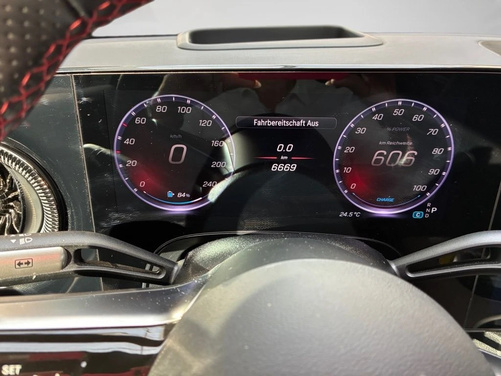Mercedes-Benz-CLA 250+-image-6