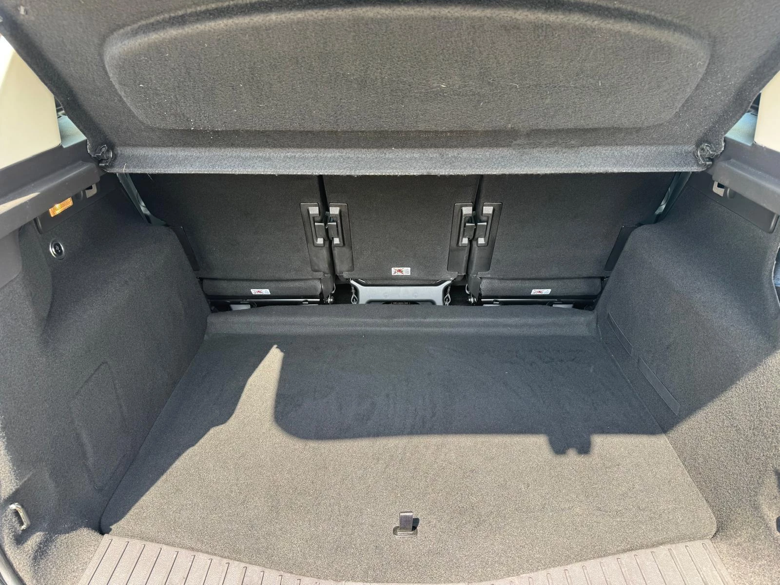 Ford-C-MAX-image-25