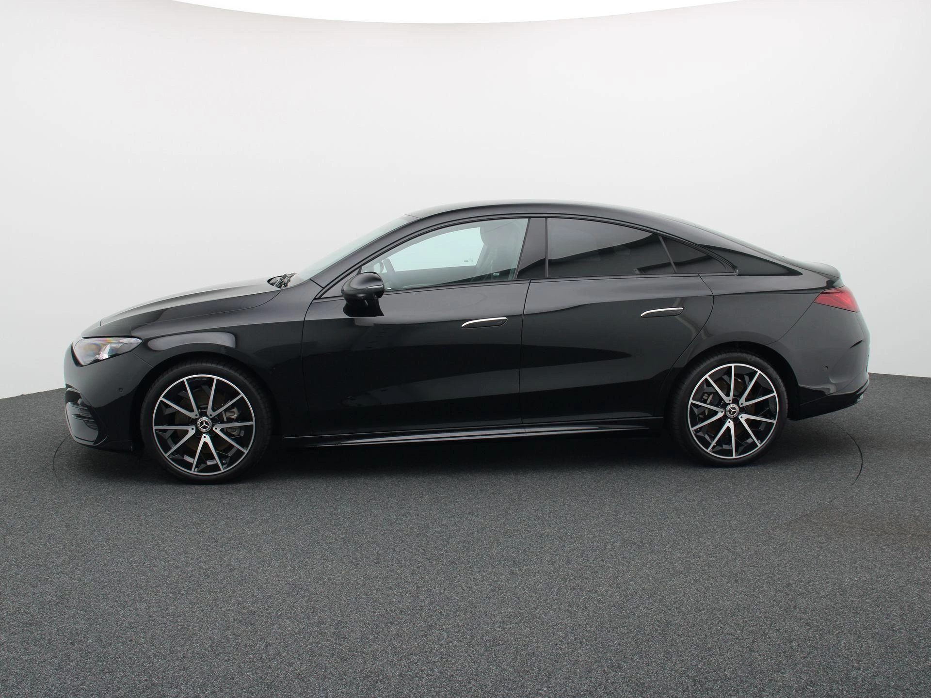 Mercedes-Benz CLA 250+ Sport Edition + MULTIBEAM + PANO + CARPLAY +