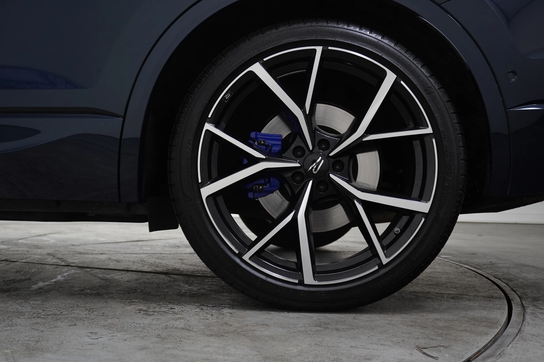 Volkswagen-Touareg-image-39